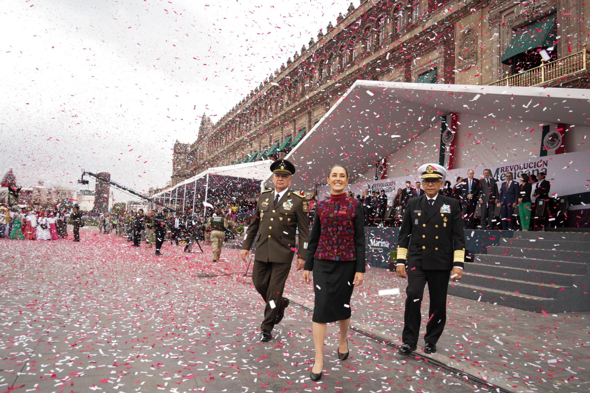 $!Sheinbaum encabeza su primer desfile como Comandanta Suprema de las Fuerzas Armadas