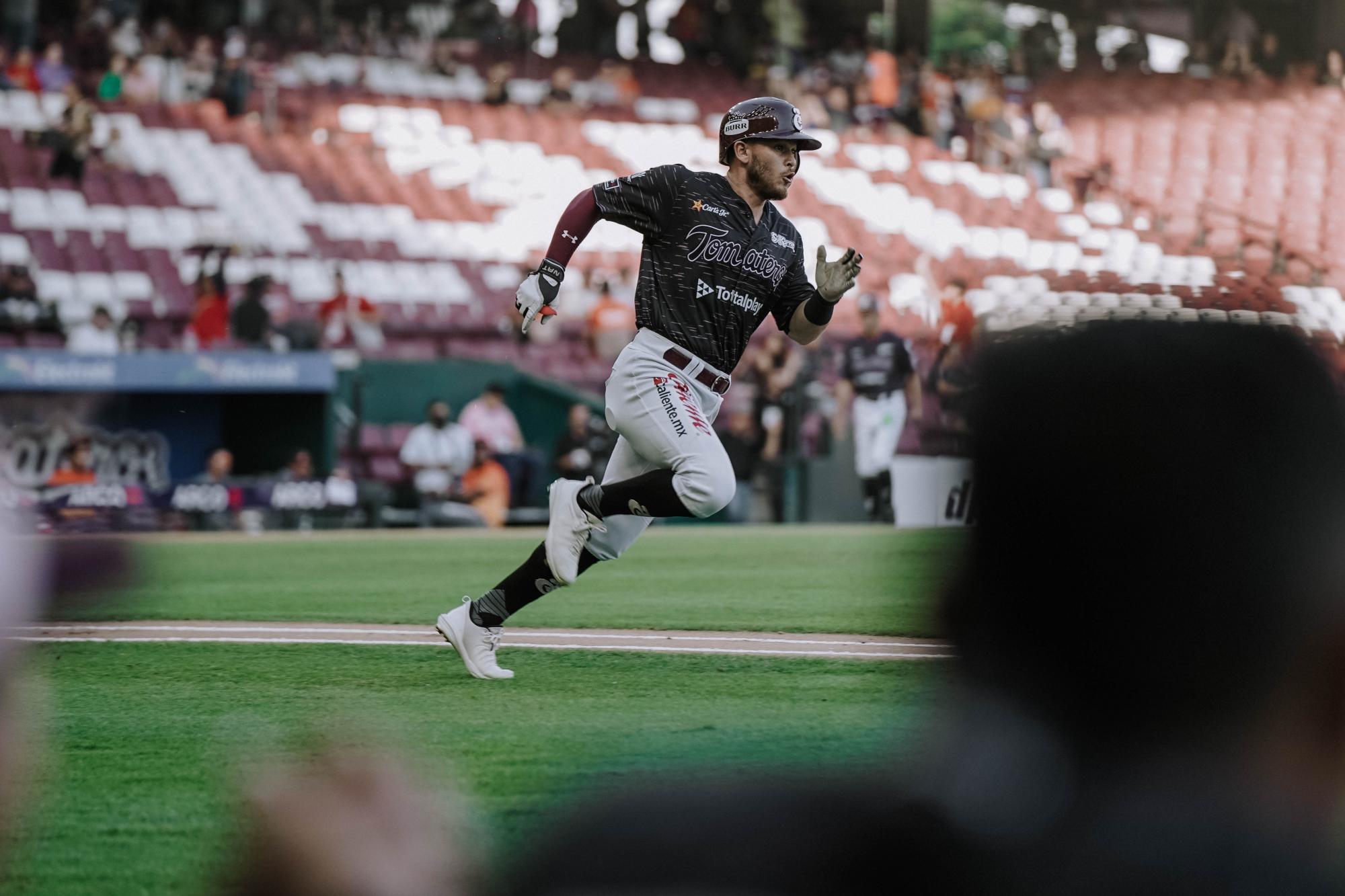 $!Naranjeros de Hermosillo barre en Culiacán a Tomateros