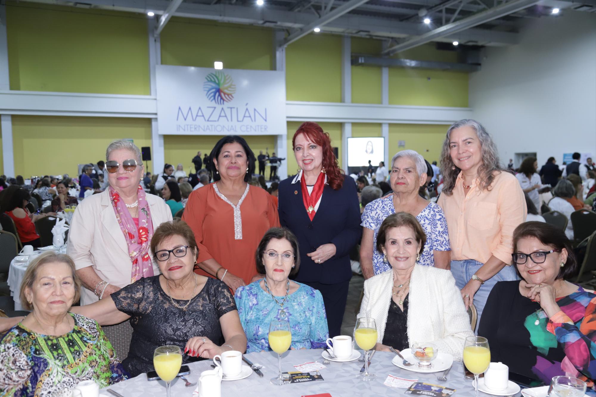 $!Julia Osuna, Ana Luisa Pérez, Laura Elena Ponzo, Guadalupe Nava, Rosy Páez, Elsi de Ponzo, Rosa Rubio, Graciela Vega, María Antonieta Müller y Eva Moro.