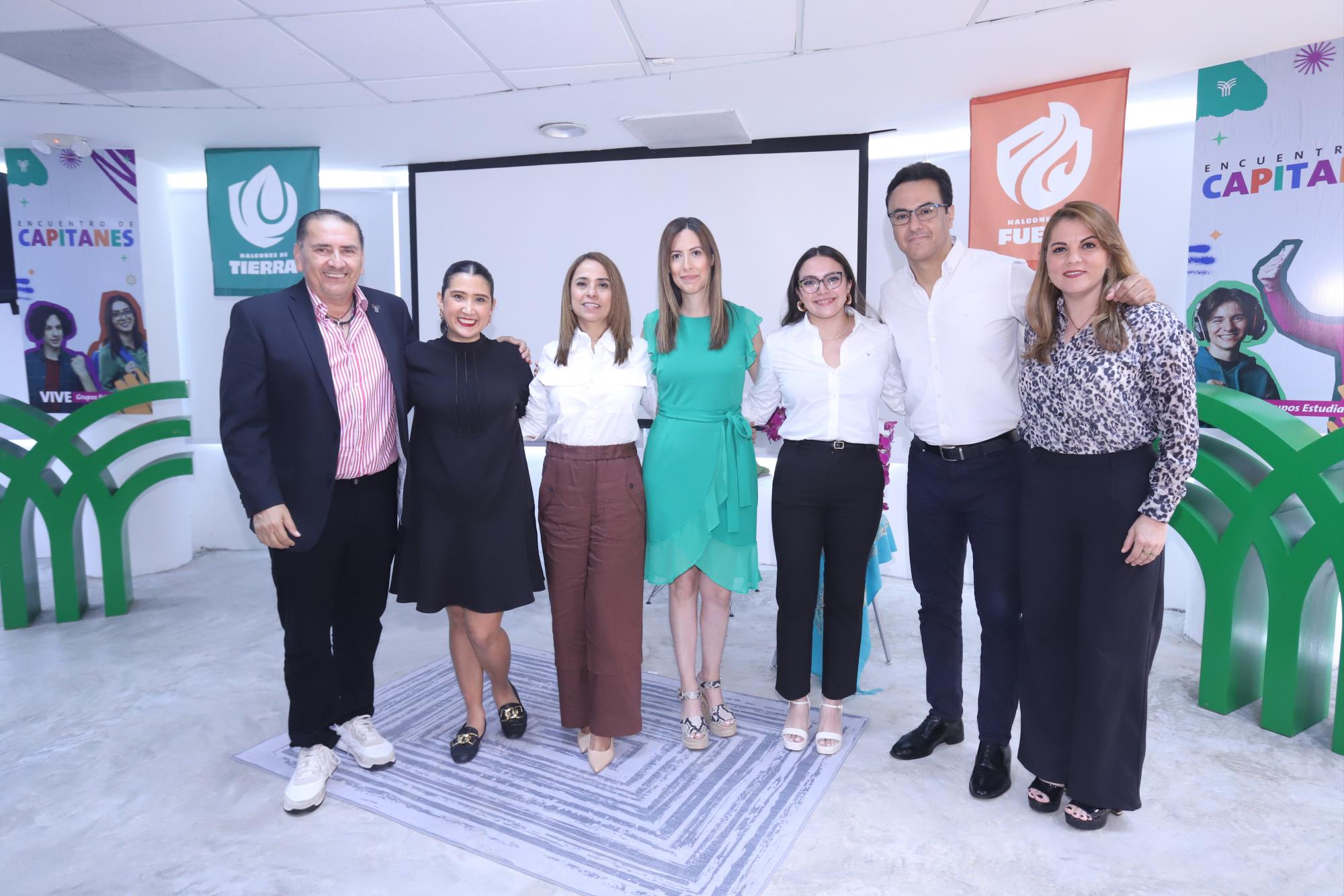 $!Óscar García, Sofía Sánchez, Fernanda Venegas, Ivonne Vargas, Adriana Palacios, Paool de la Rosa y Paola Escobosa.