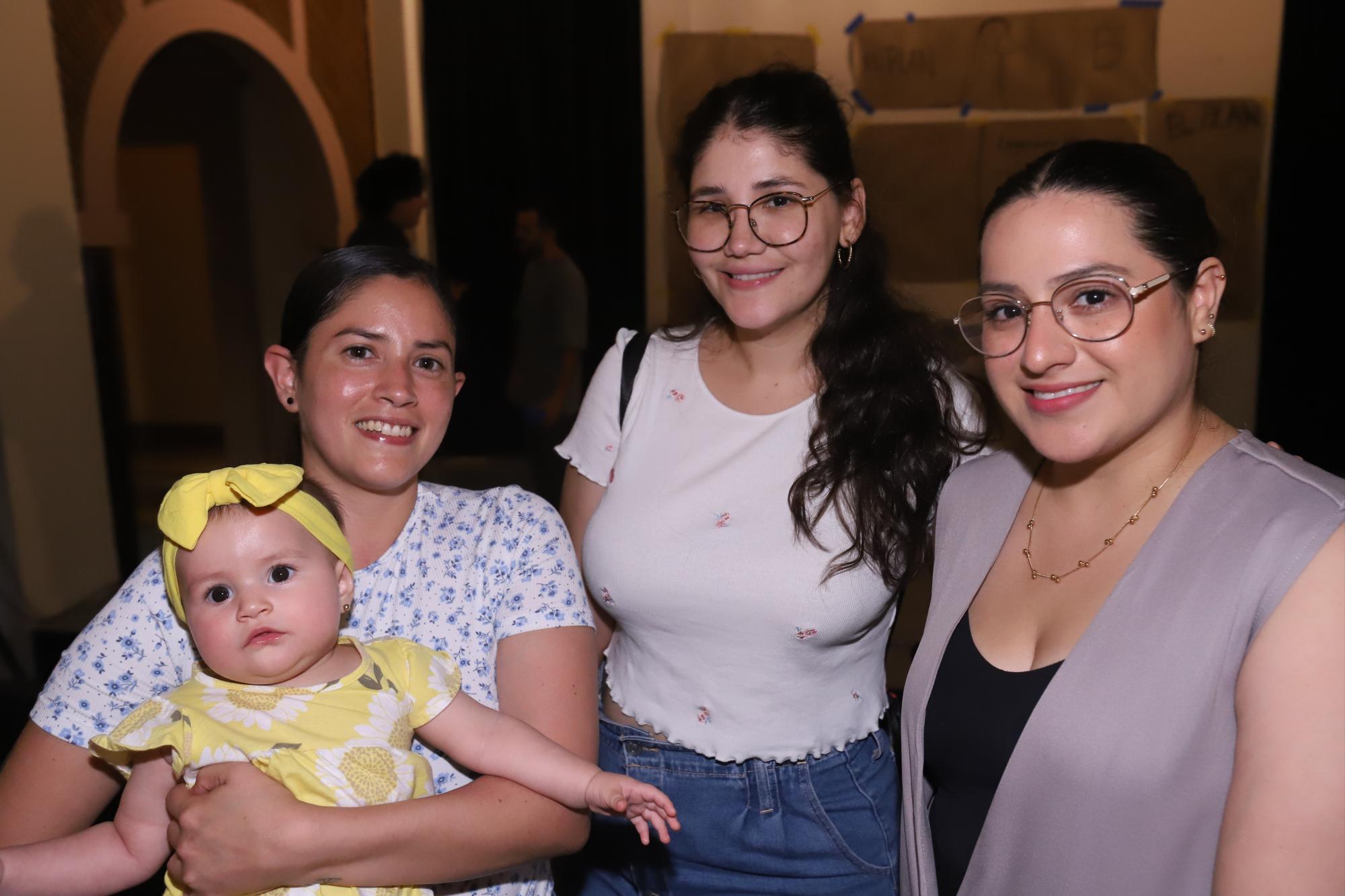 $!Lucía Medina Guzmán, Dulce Guzmán, Roxana Cabral y Noral Barraza.