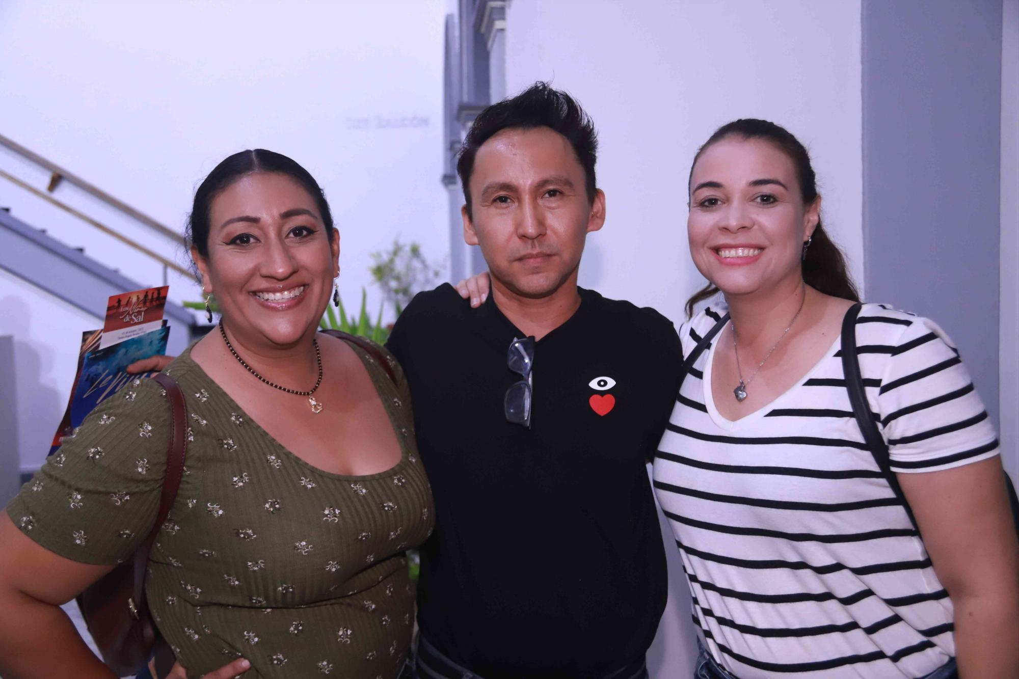 $!Iliana Martínez, Adrián Escobar y Dulce Valencia.