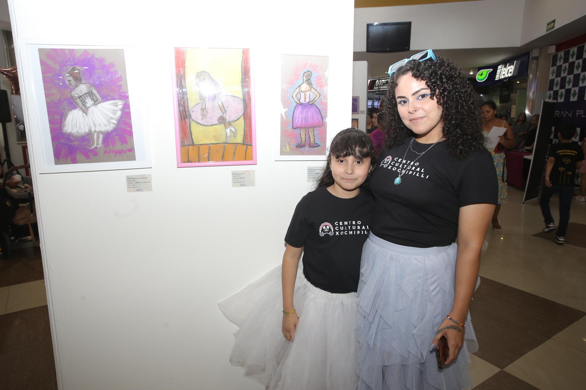 $!Victoria Isabella Guevara junto a su mamá, la artista plástica Edith Guevara Zúñiga.