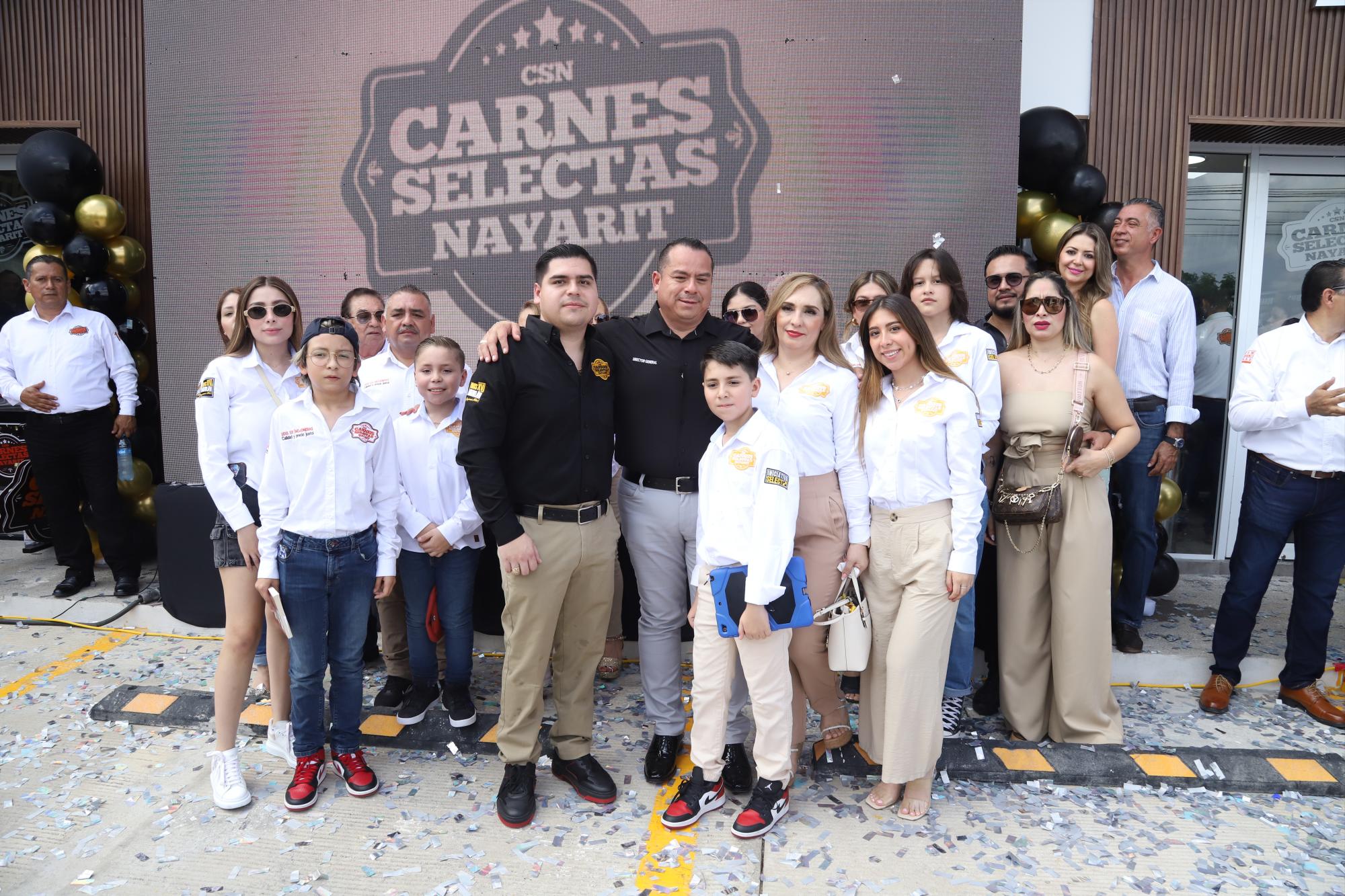 $!La familia Aguillón se toma la fotografía del recuerdo.