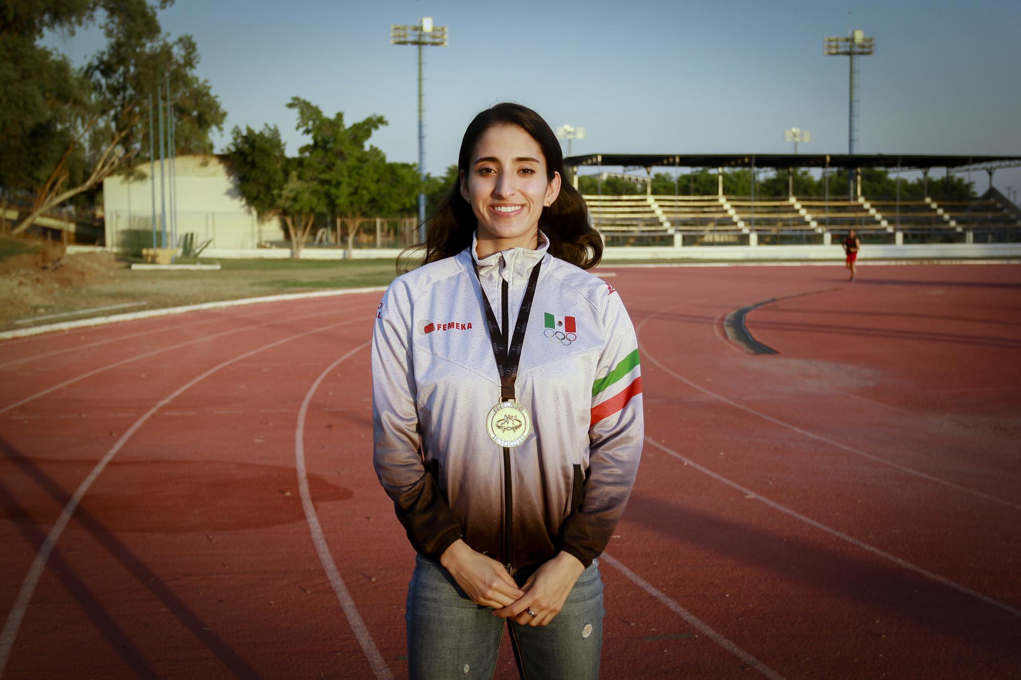 $!Yamileth ha tenido que hacer sacrificios que hoy rinden frutos: representar a México en un mundial de karate