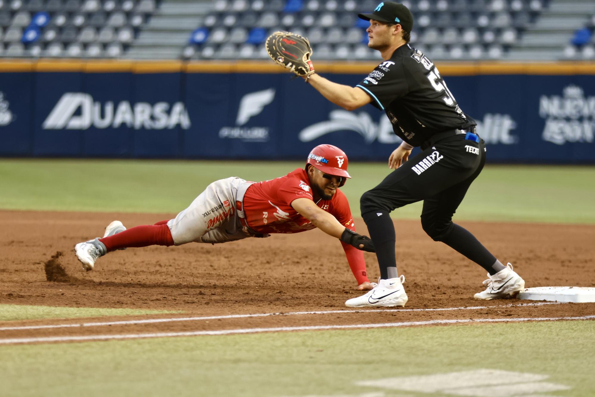 $!Venados apalean y barren a Sultanes en Monterrey