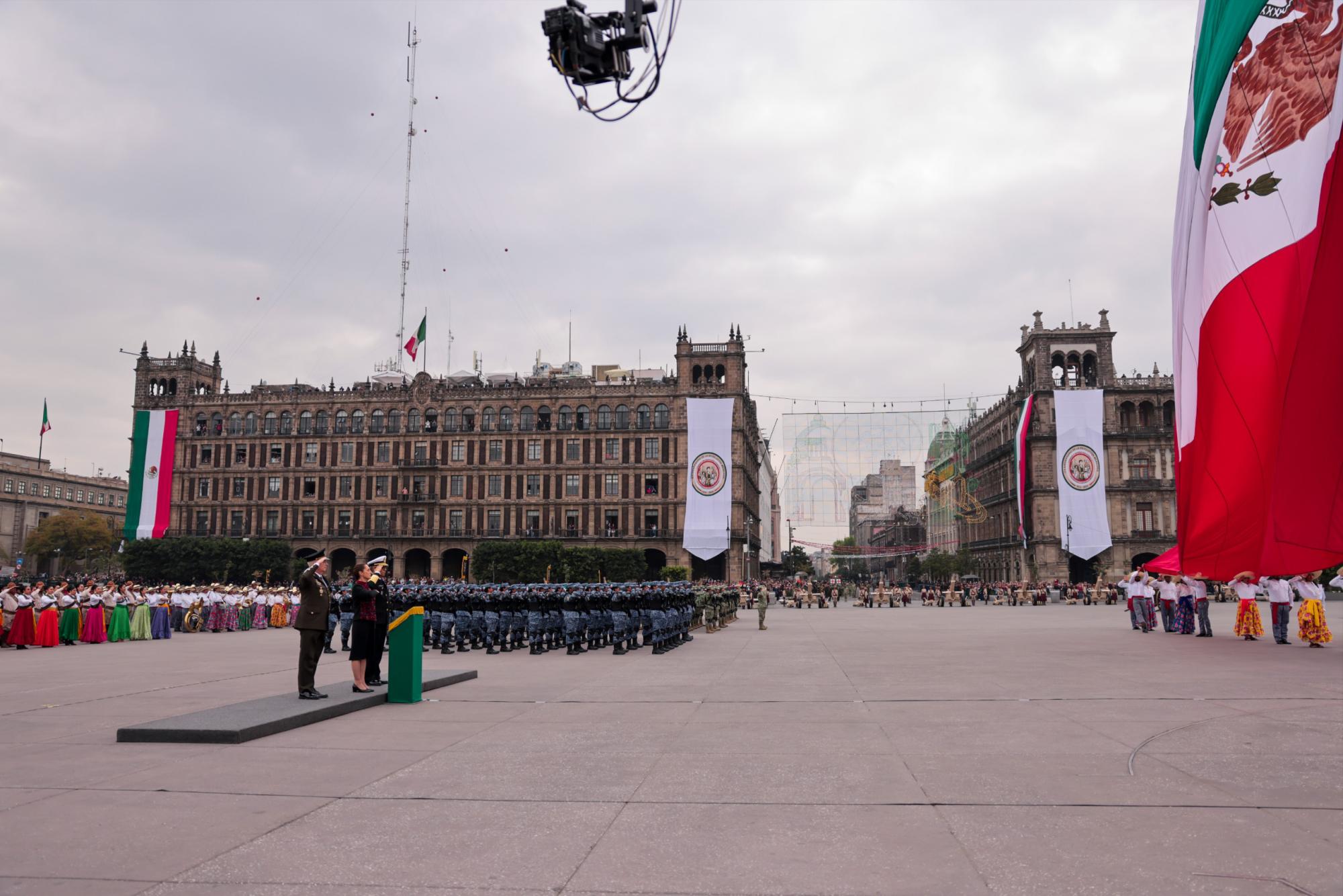 $!Sheinbaum encabeza su primer desfile como Comandanta Suprema de las Fuerzas Armadas