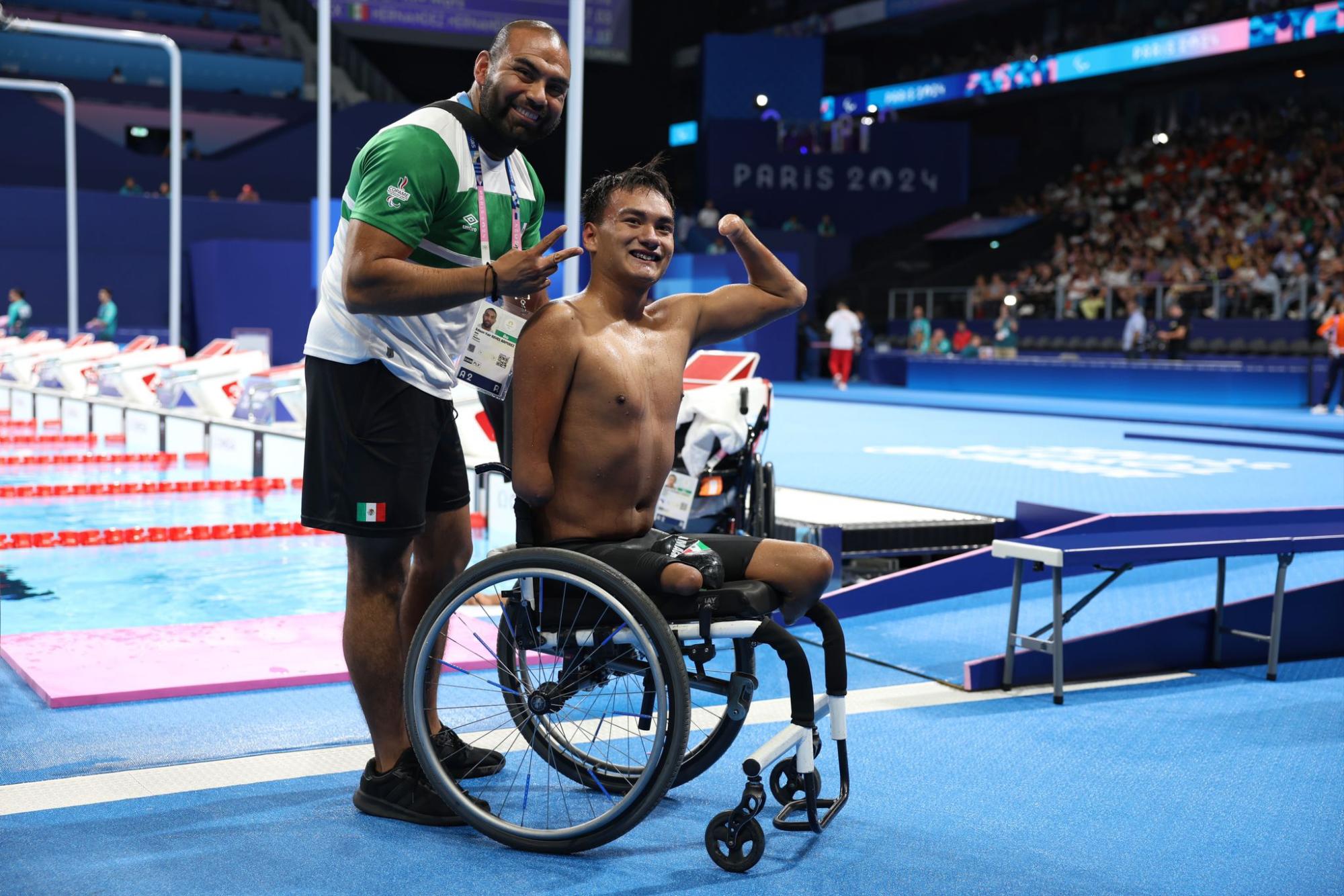 $!¡Ángel Camacho se convierte en triple medallista paralímpico!