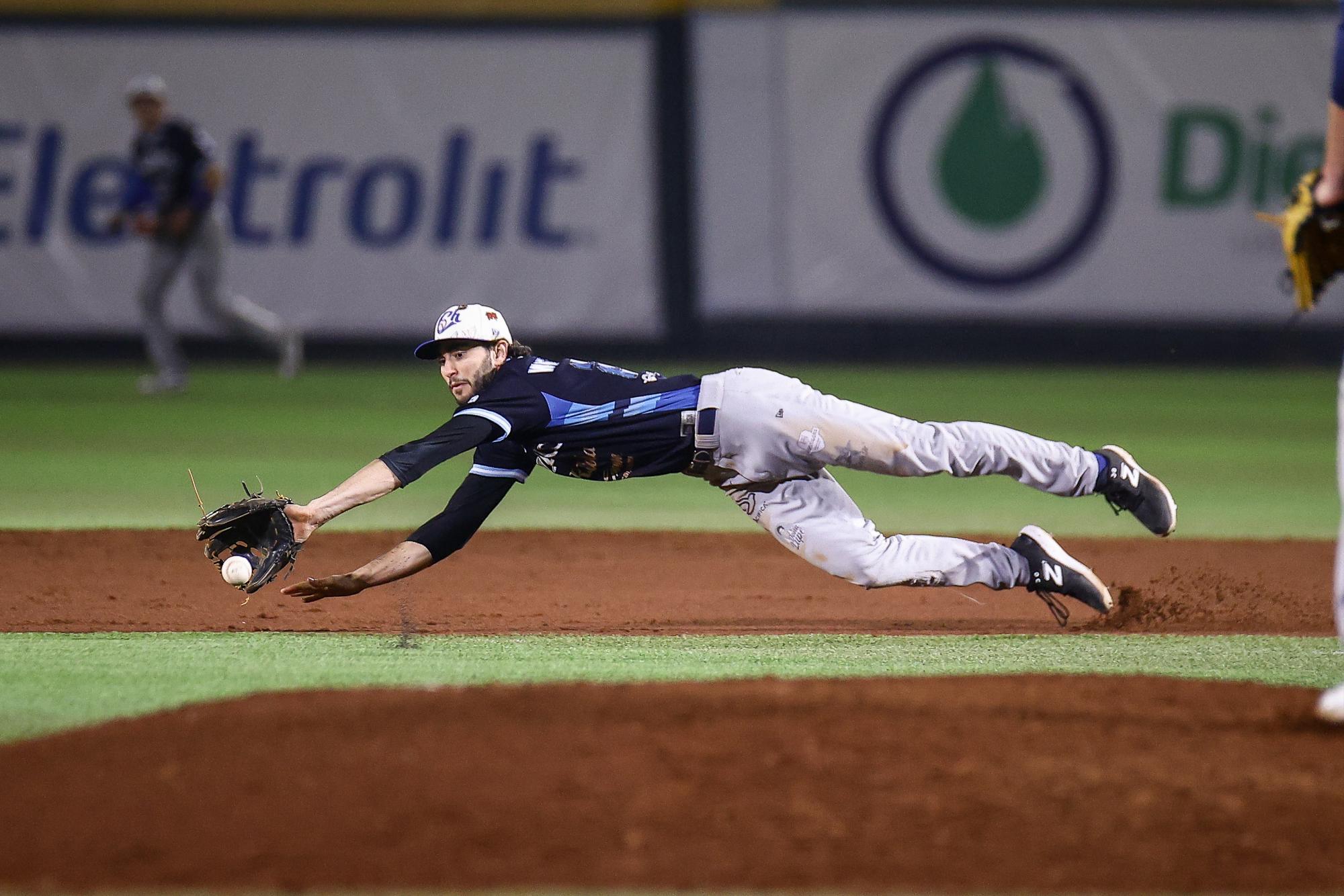 $!Maniata Bañuelos a los Yaquis y gana Charros el primero en Obregón