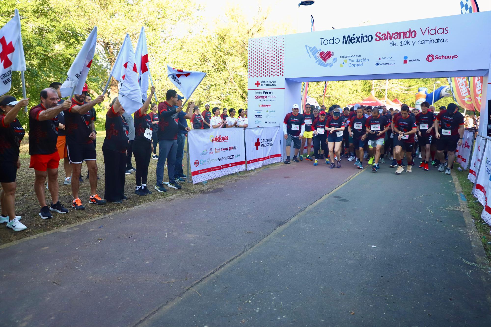 $!Participa Secretario de Salud de Sinaloa en carrera nacional de la Cruz Roja