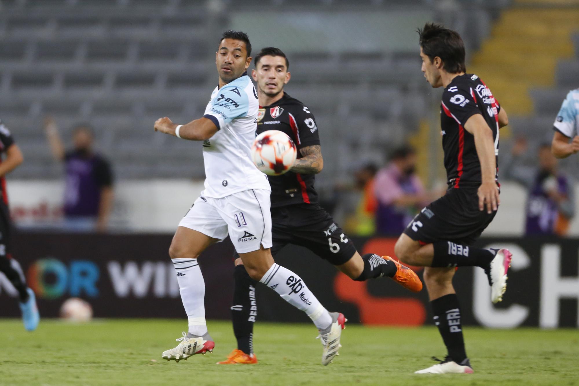 $!Marco Fabian of Mazatlan during the game Atlas vs Mazatlan FC, corresponding to day 14 of the Torneo Clausura Grita Mexico C22 of Liga BBVA MX, at Jalisco Stadium, on April 14, 2022.Marco Fabian de Mazatlan durante el partido Atlas vs Mazatlan FC,, correspondiente a la jornada 14 del Torneo Clausura Grita Mexico C22 de la Liga BBVA MX, en el Estadio Jalisco , el 14 de Abril de 2022.