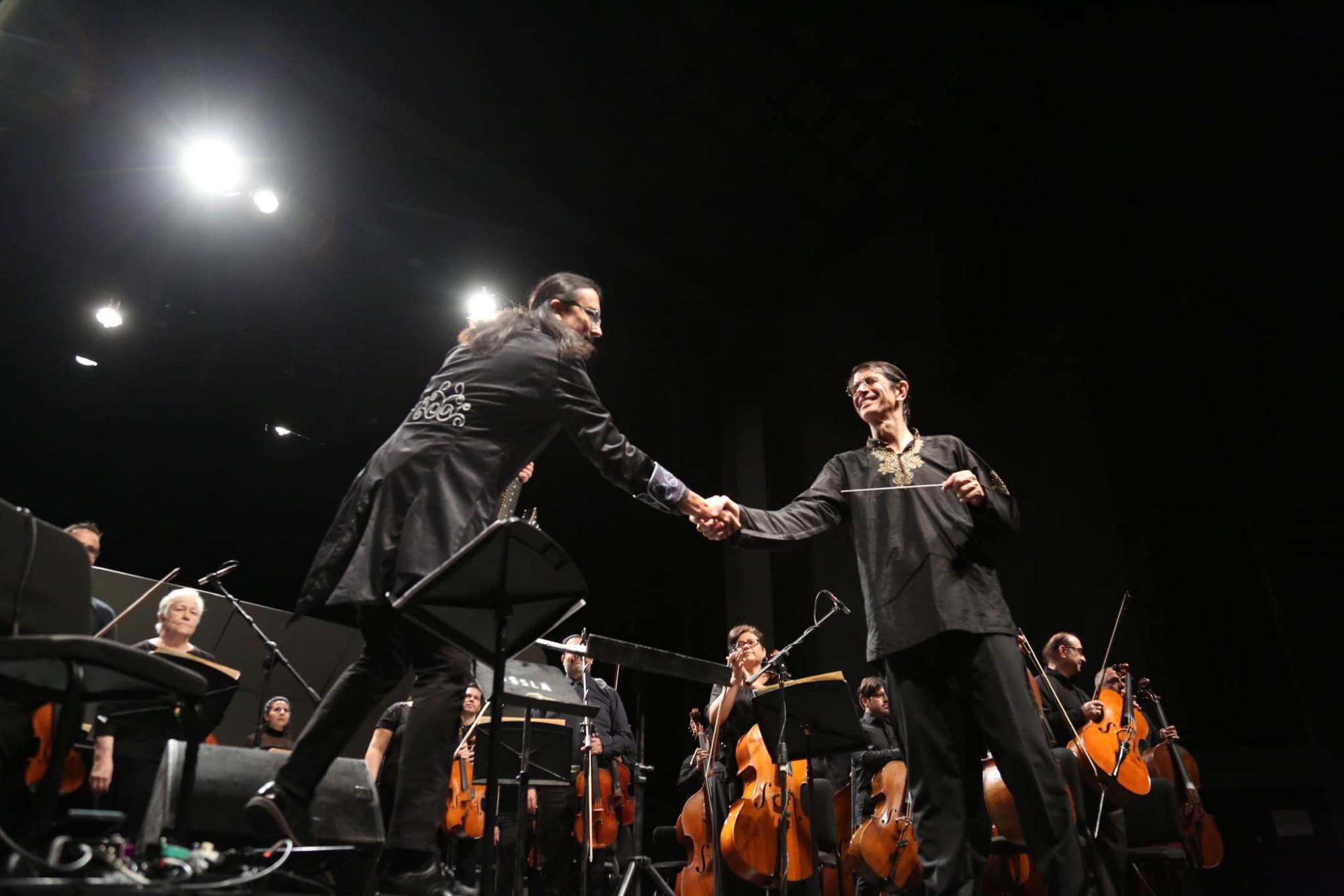 $!Eduardo García Barrios, director de la OSSLA, dio la bienvenida al músico.