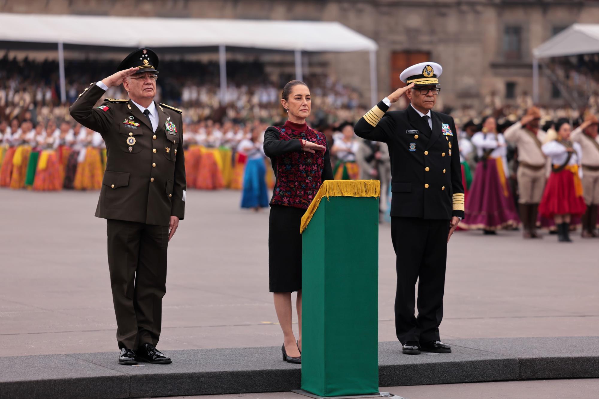 $!Sheinbaum encabeza su primer desfile como Comandanta Suprema de las Fuerzas Armadas