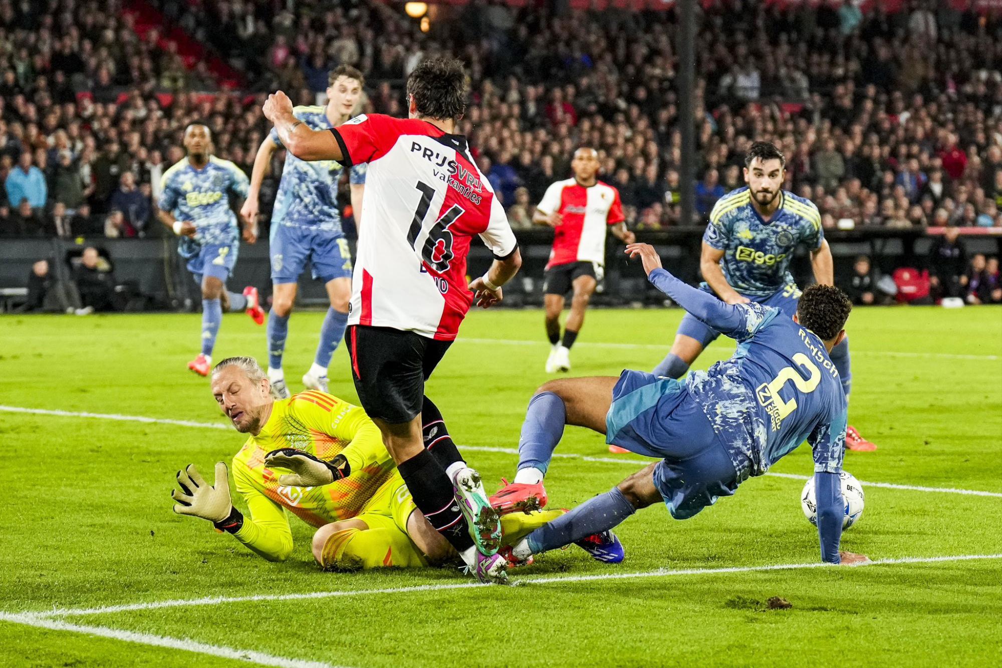 $!Feyenoord sufre revés ante Ajax en duelo pendiente