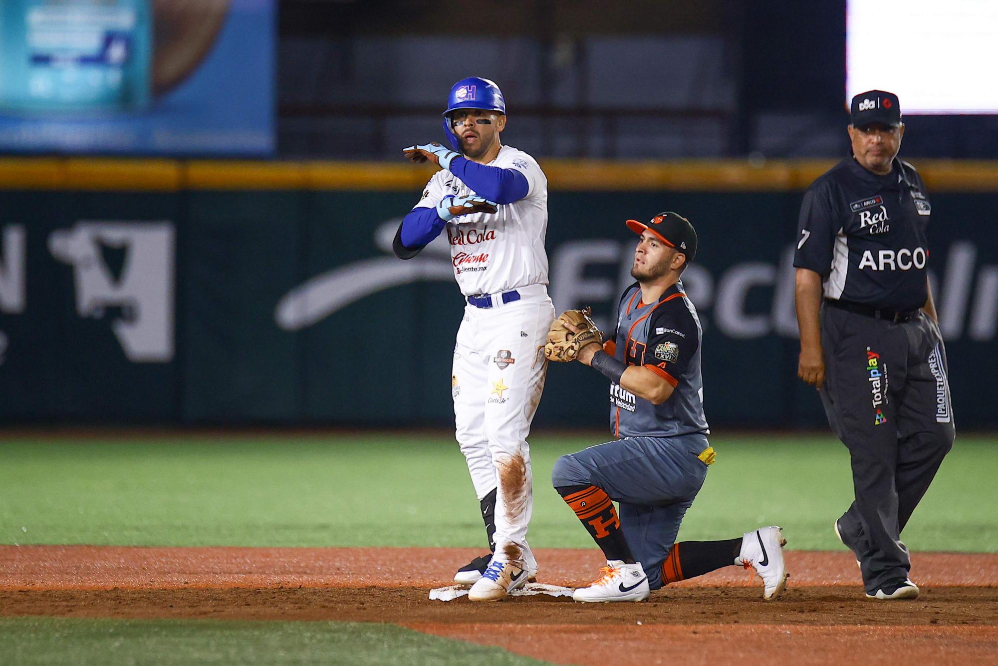 $!Explota Charros y vapulea a Naranjeros para igualar la serie