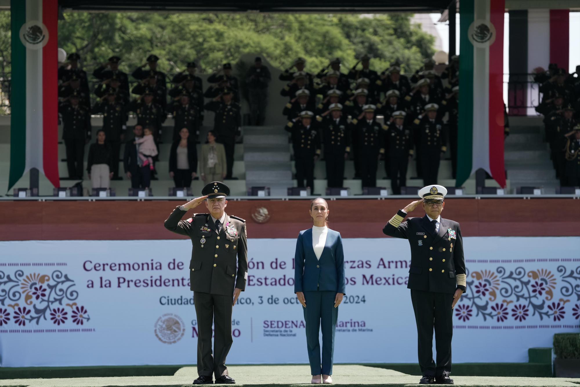 $!Fuerzas Armadas saludan a Claudia Sheinbaum, su primera Comandanta Suprema