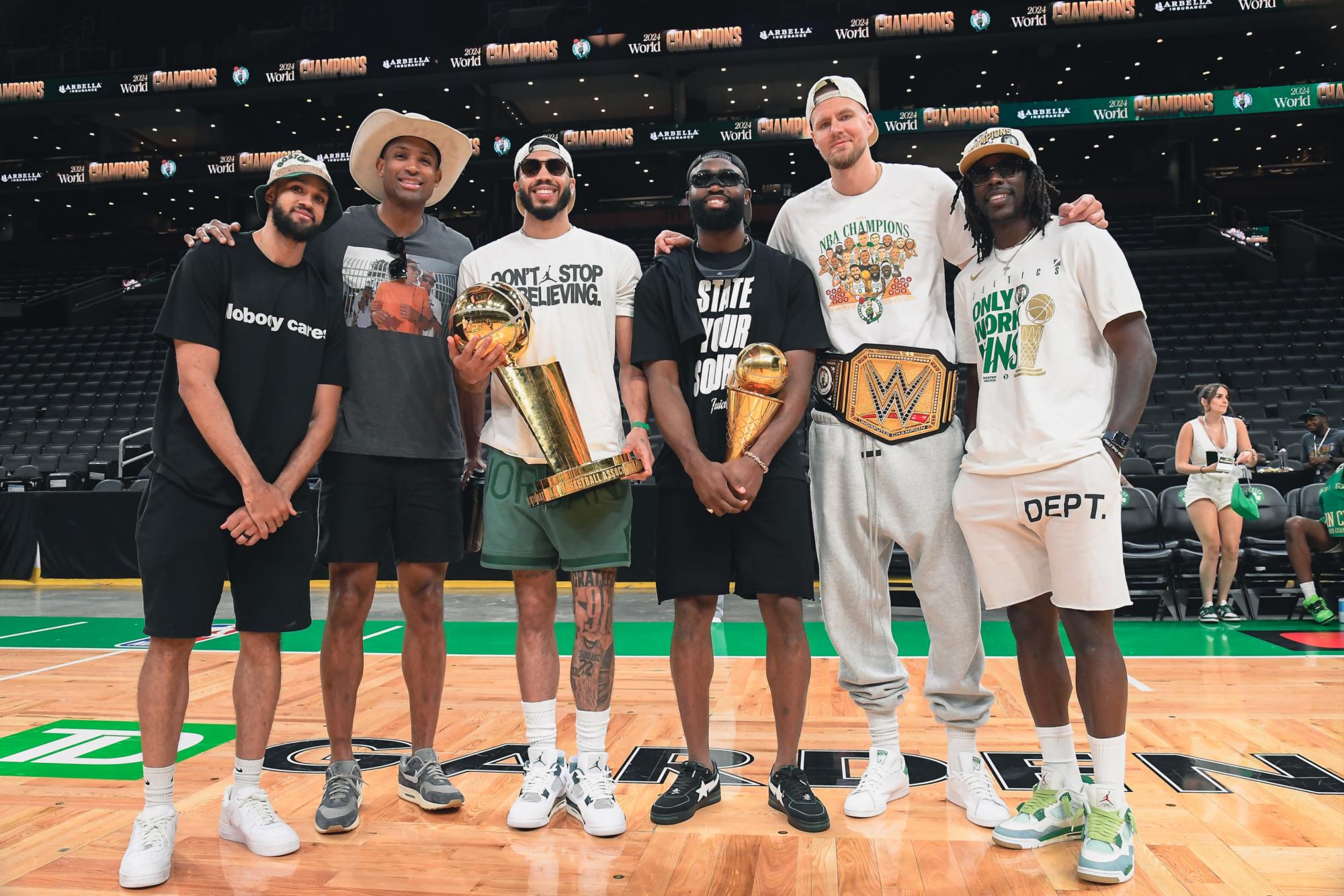 $!Celtics celebra con multitudinario desfile su décimo octavo campeonato de la NBA