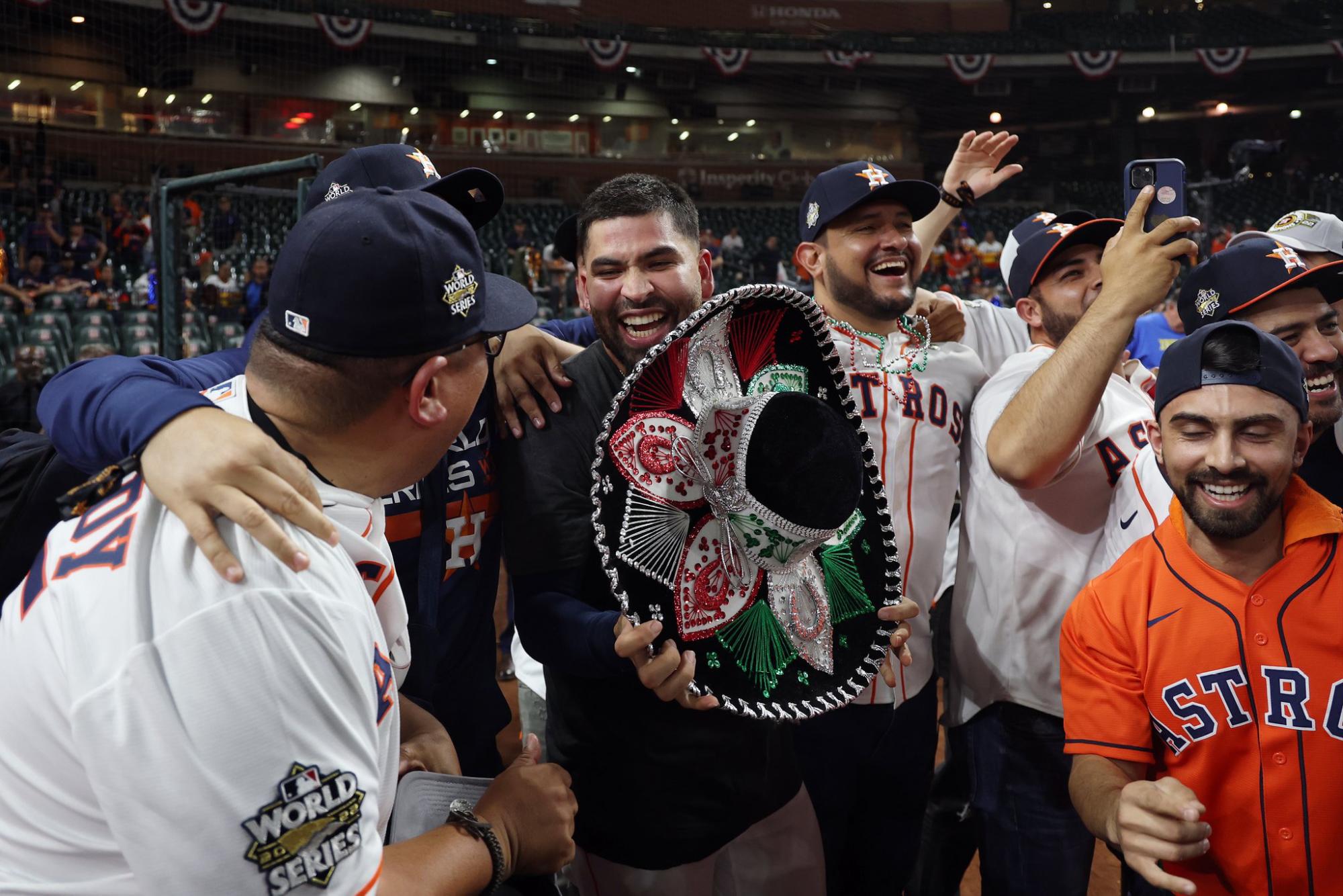 $!La tercera es la vencida: José Urquidy tras ganar la Serie Mundial