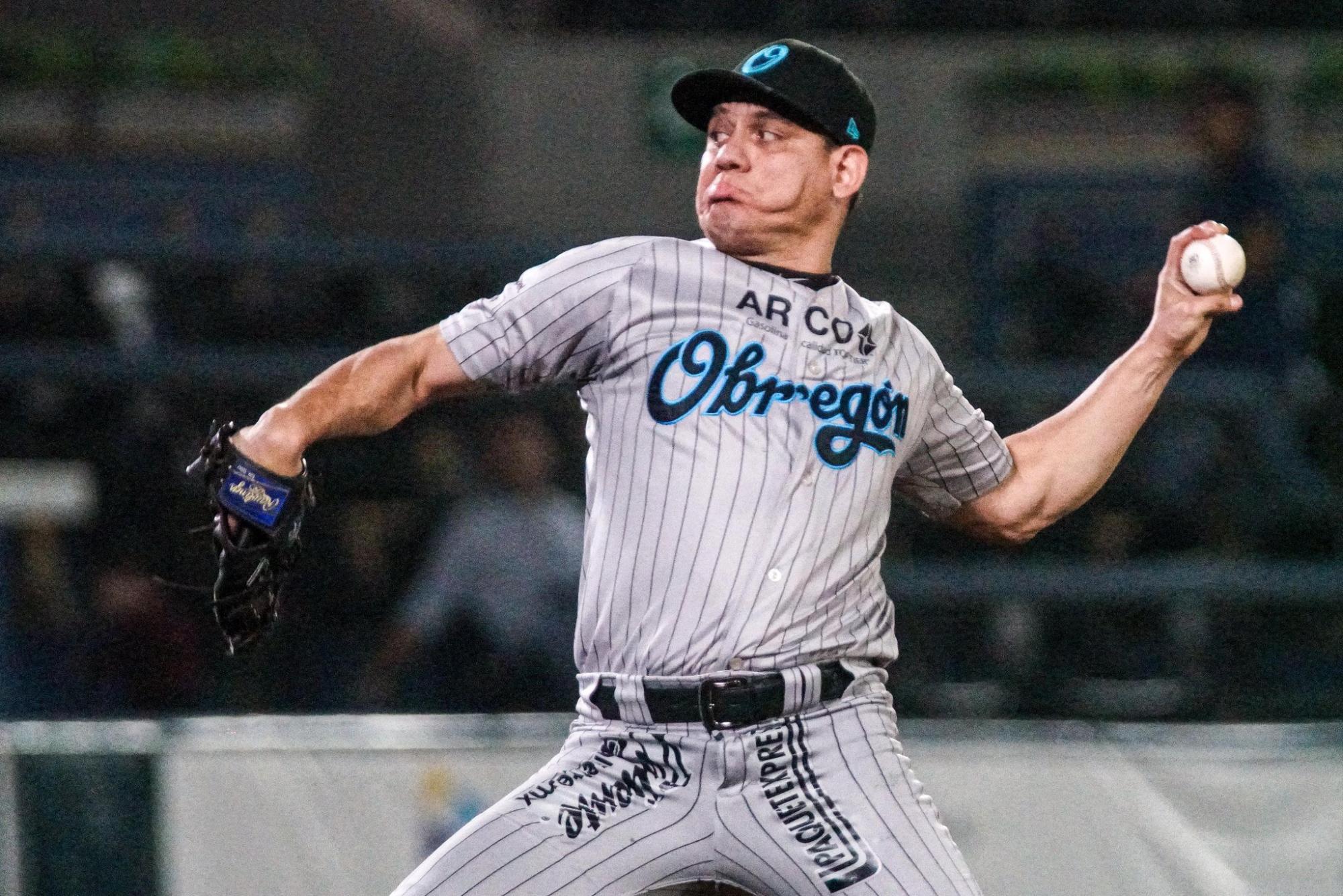 $!Yaquis vencen a Sultanes en emocionante arranque de la serie en Obregón