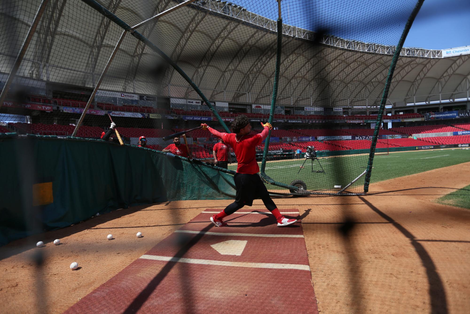 $!Carlos Arellano y el bateo de Venados de Mazatlán, en su punto para la temporada