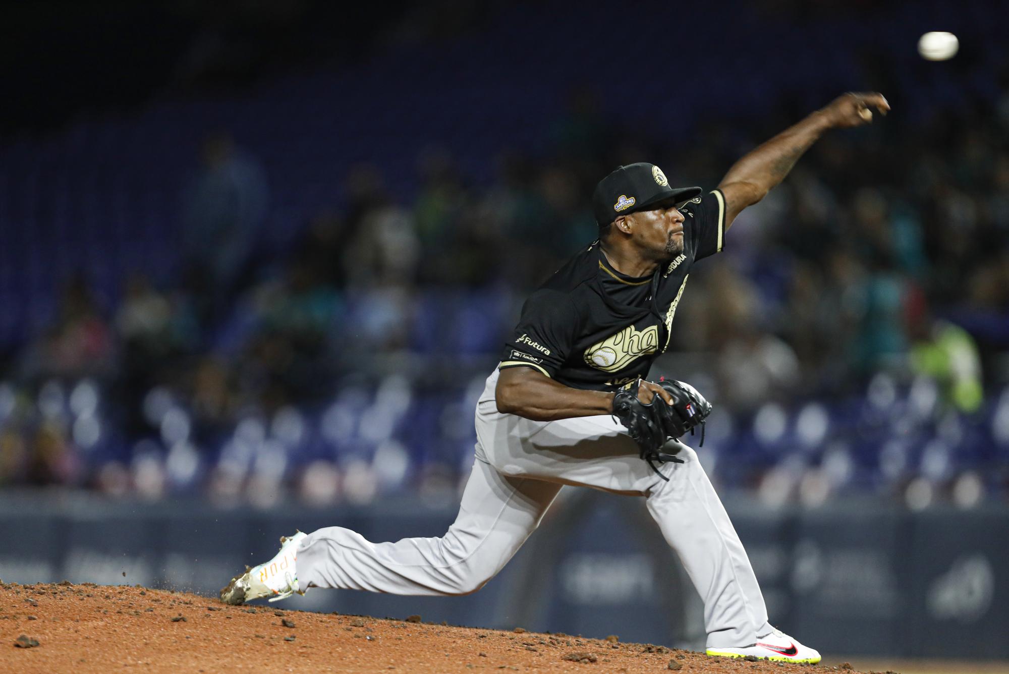 $!Sultanes blanquea a Charros y se queda con la serie en Monterrey