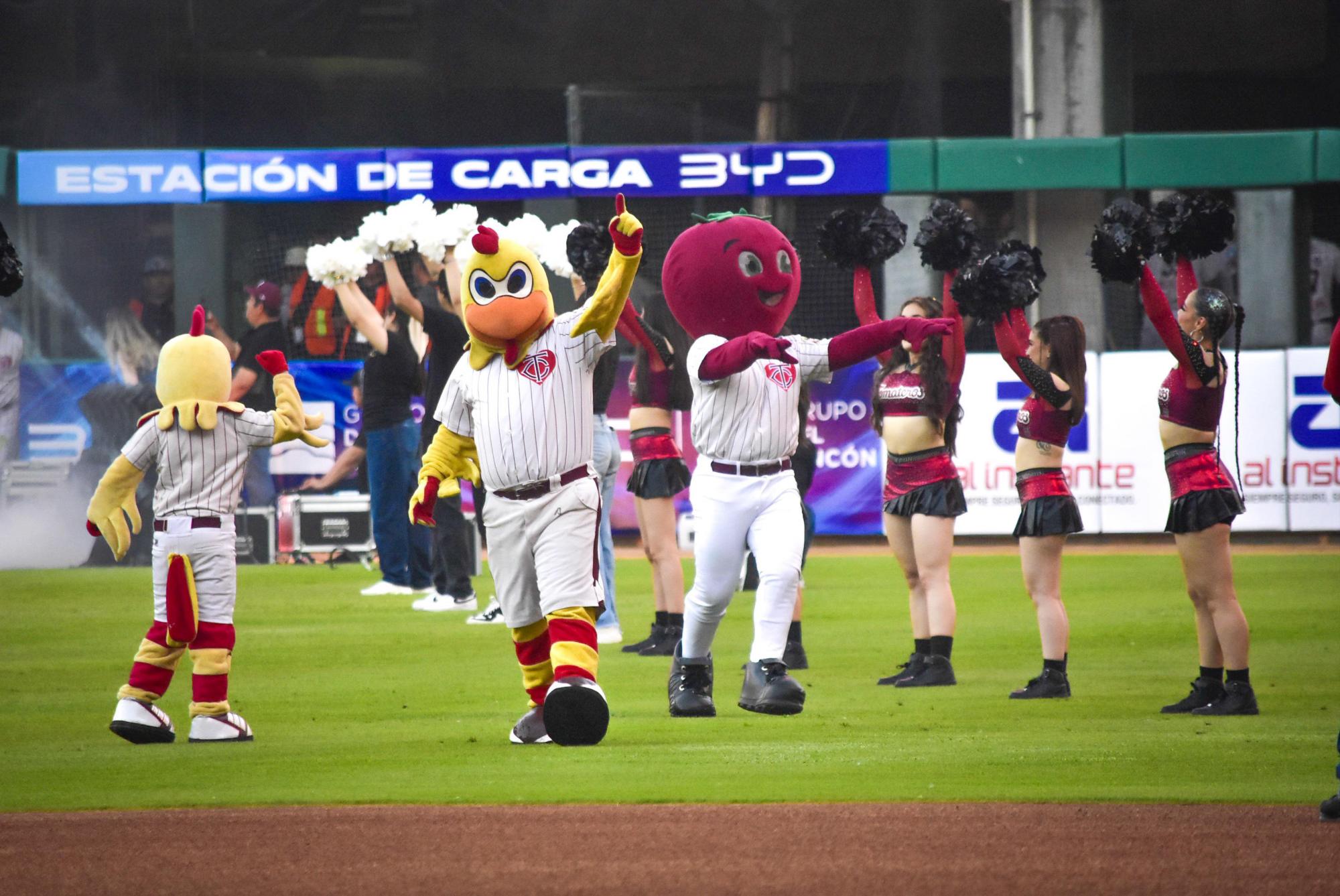 $!Abarrotan culiacanenses Estadio de los Tomateros pese a violencia en Culiacán