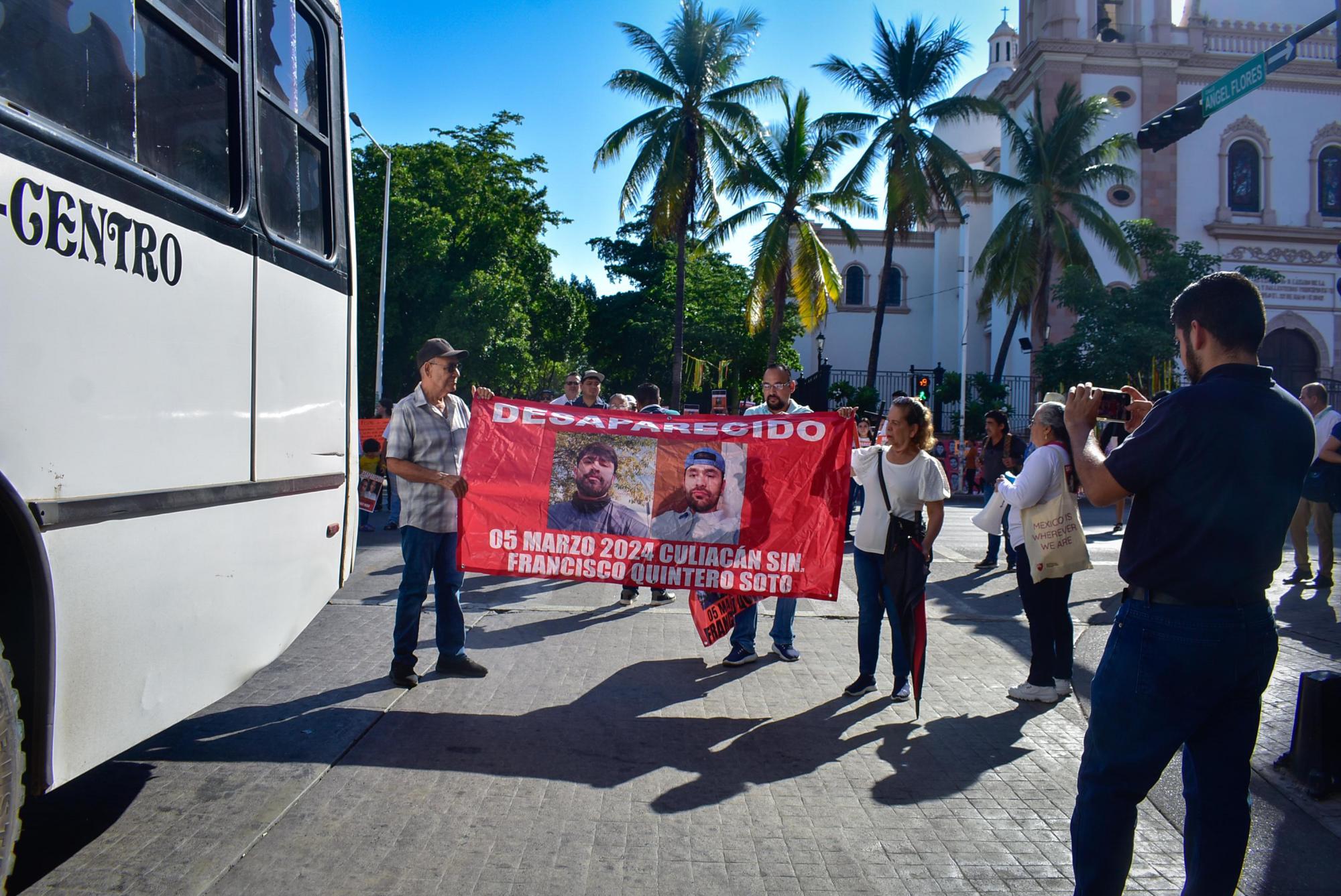 $!Marchan en Culiacán para exigir que víctimas de desaparición regresen con vida