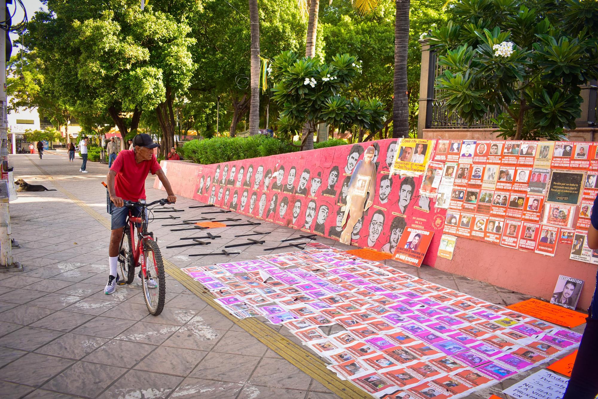 $!Marchan en Culiacán para exigir que víctimas de desaparición regresen con vida