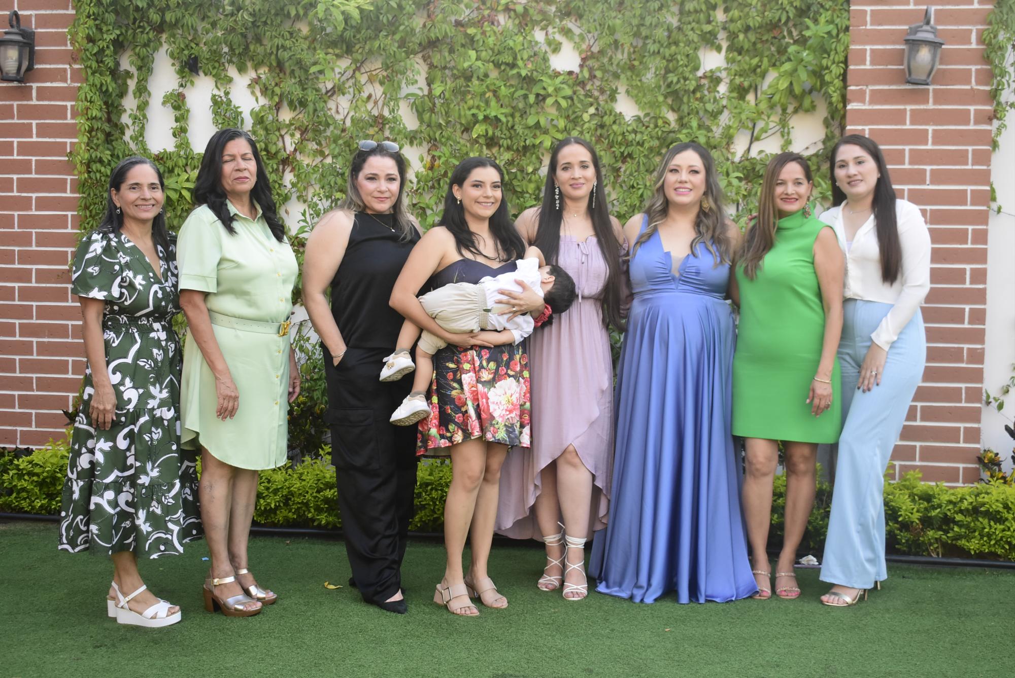 $!Linda López, Lupita López, Berenice Ríos, Gabriela Silva, Gabriela López, Lorenia, Adriana Gumbs y Valeria Madueño.