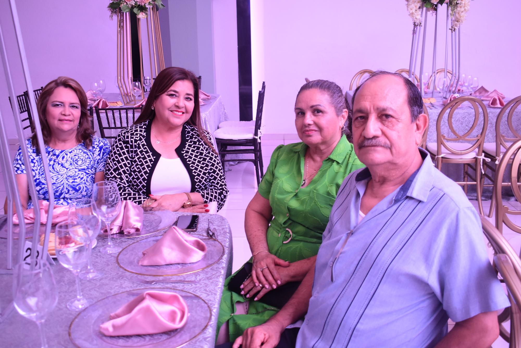 $!Elva Cecilia Bojórquez, Alma Valle, Lupita Ontiveros y José Antonio Mena.