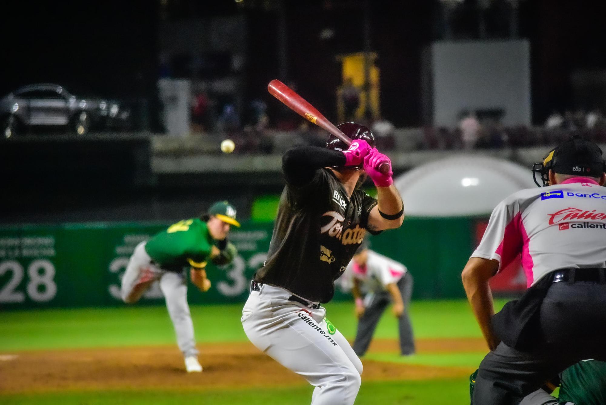 $!Gran salida de Víctor Castañeda guía a Tomateros de Culiacán