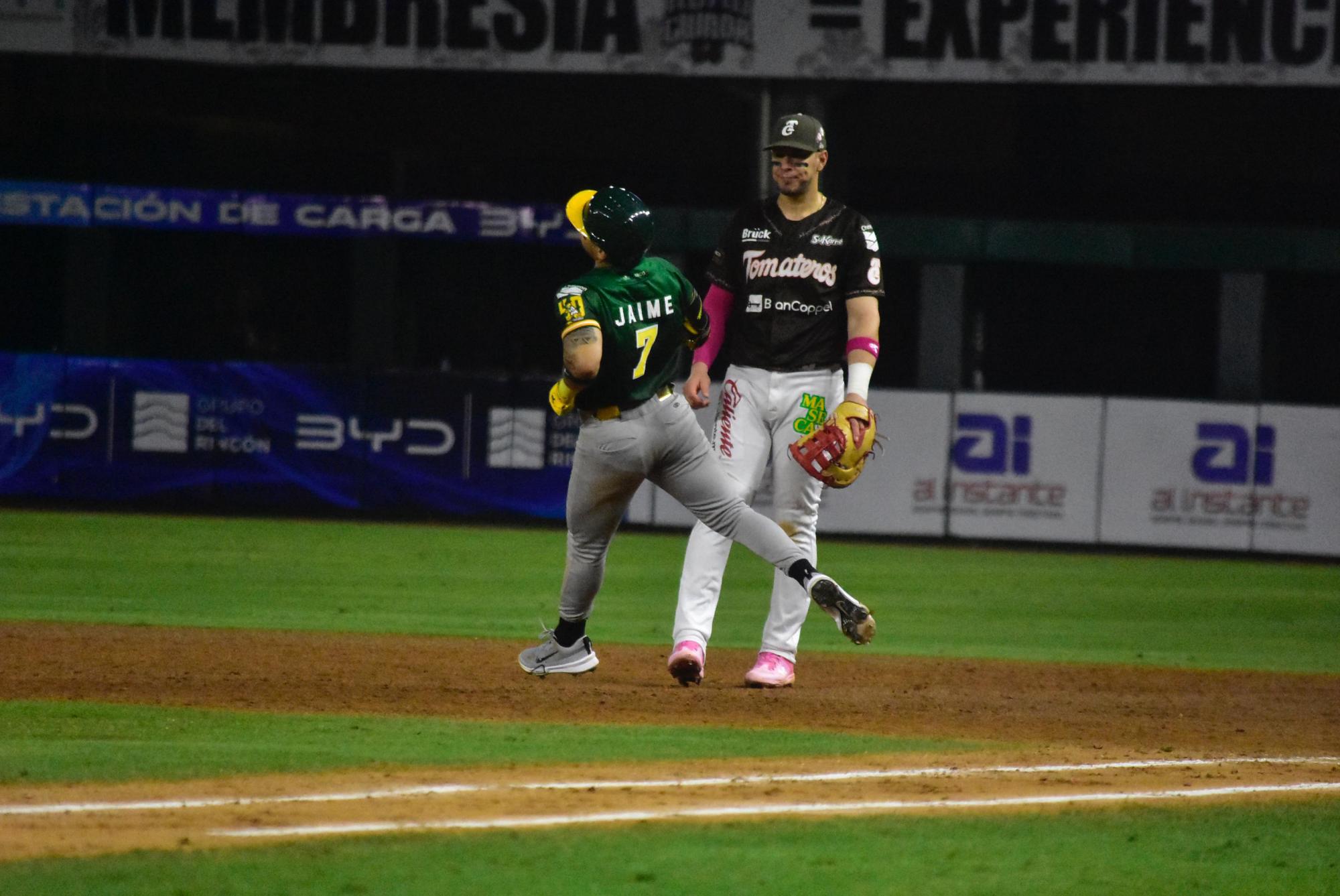 $!Gran salida de Víctor Castañeda guía a Tomateros de Culiacán