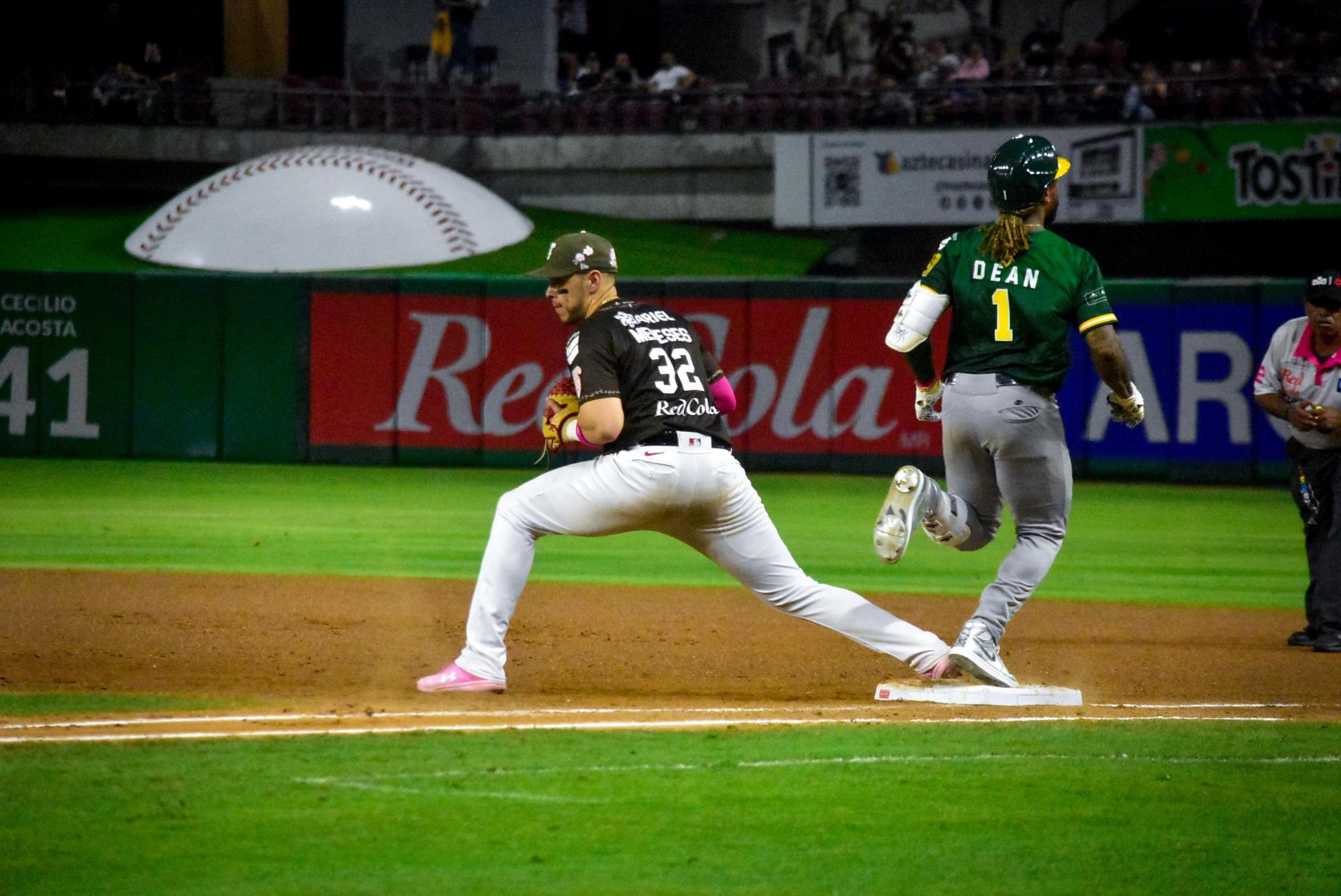 $!Gran salida de Víctor Castañeda guía a Tomateros de Culiacán