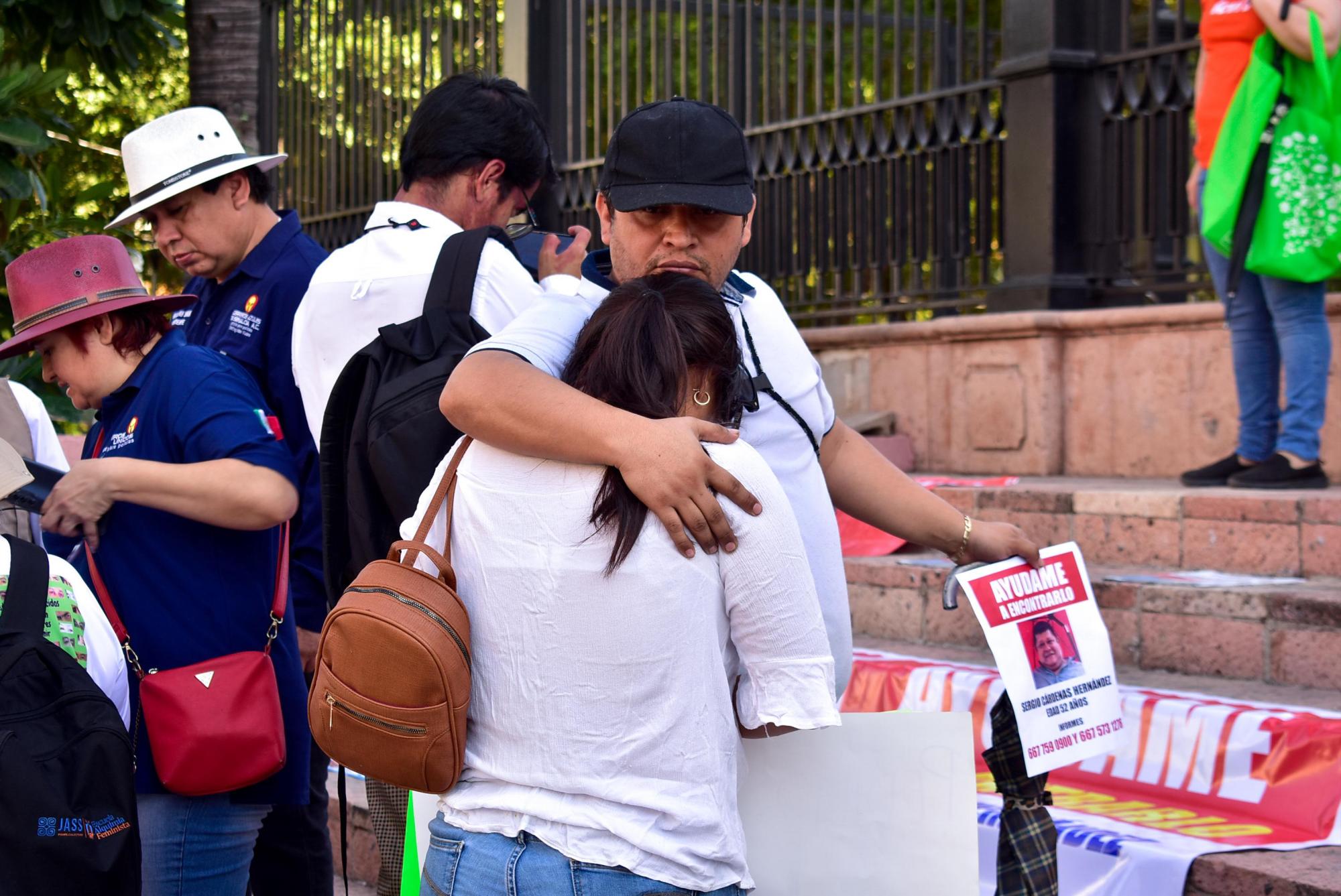 $!Marchan en Culiacán para exigir localización de trabajador de El Debate