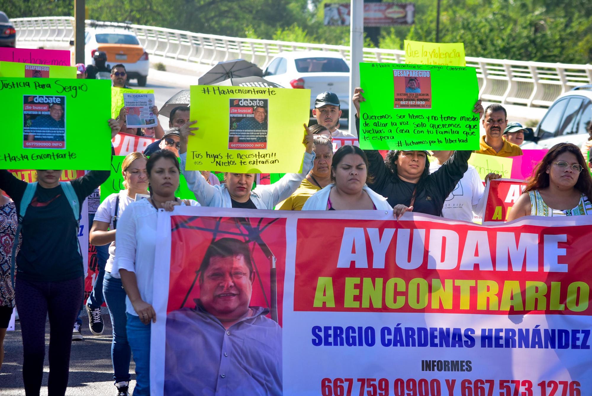 $!Marchan en Culiacán para exigir localización de trabajador de El Debate