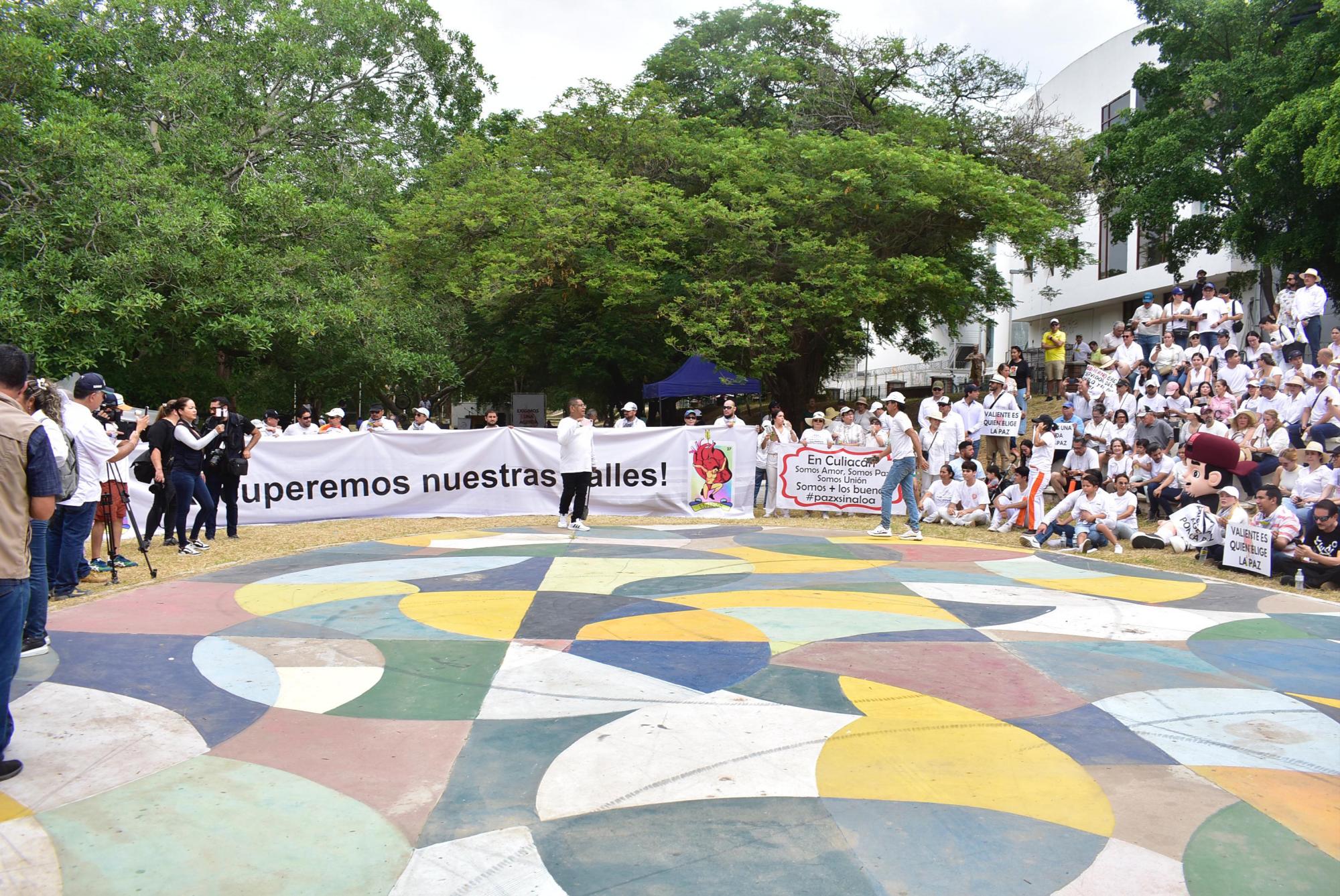 $!Marchan en Culiacán para recuperar sus calles y exigir la paz para Sinaloa