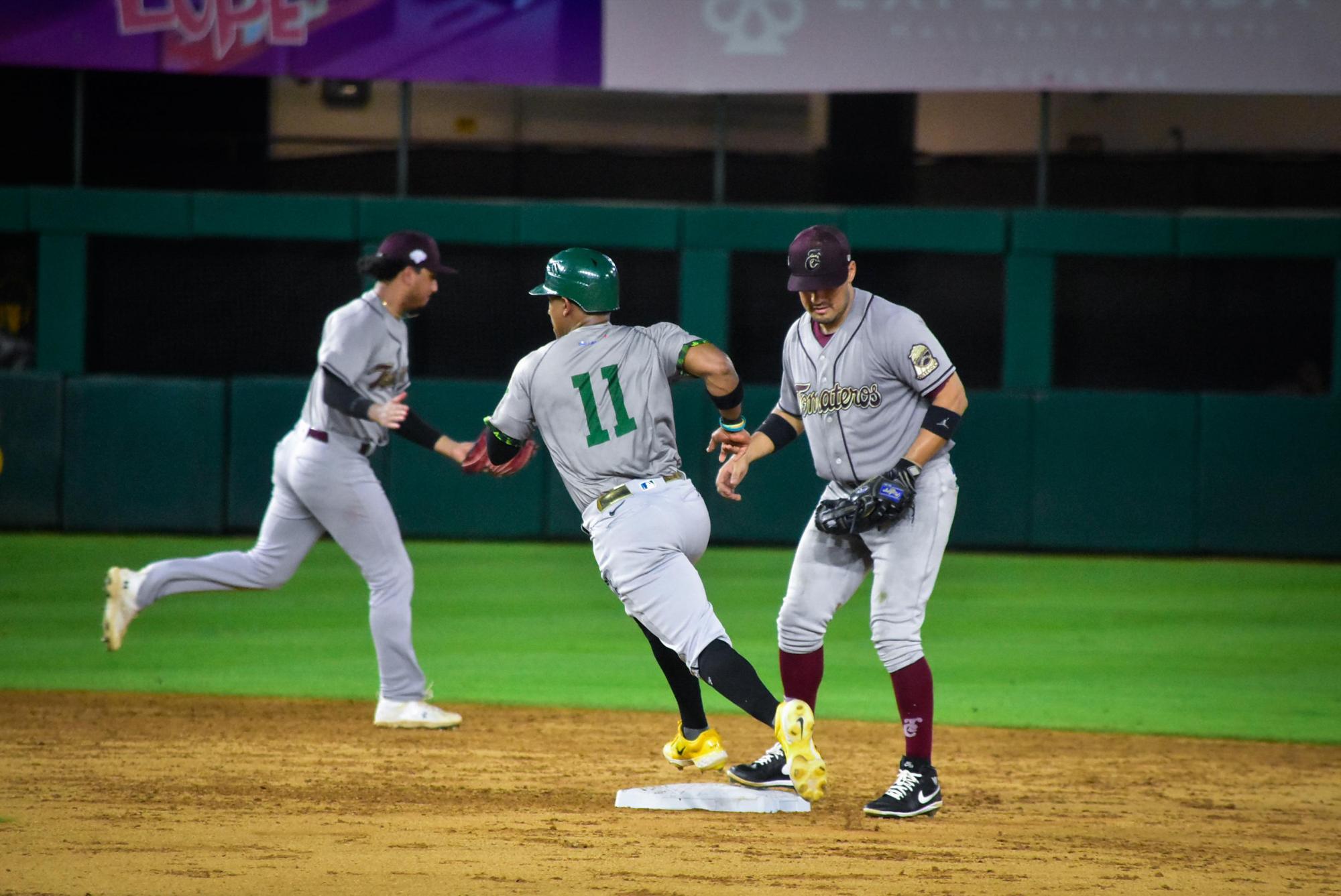 $!Cañeros de Los Mochis le pega de visita a Tomateros de Culiacán en el Cuadrangular del Bienestar 2024