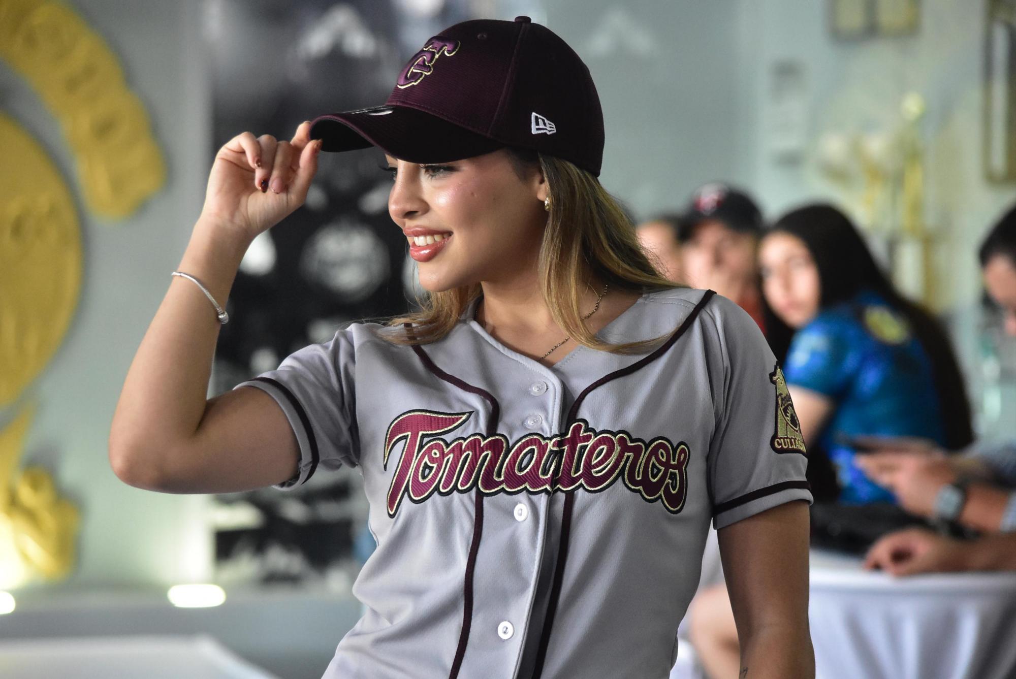 $!Presentan la nueva piel que vestirá a Tomateros de Culiacán