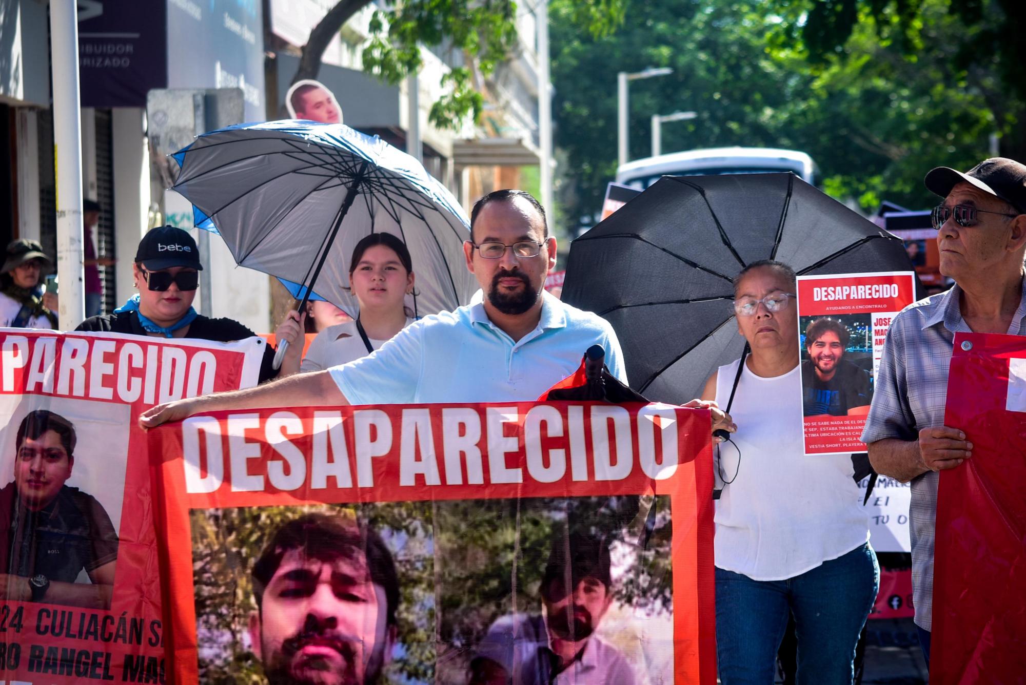 $!Marchan en Culiacán para exigir que víctimas de desaparición regresen con vida