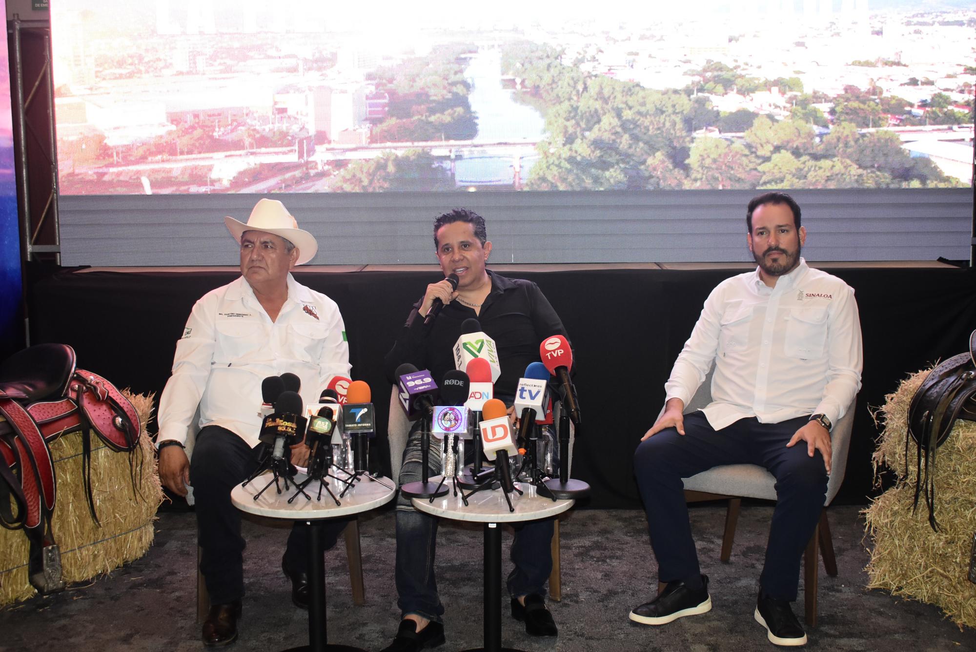 $!Faustino Hernández, Gabriel Vázquez y Ricardo Velarde comparten detalles del evento.