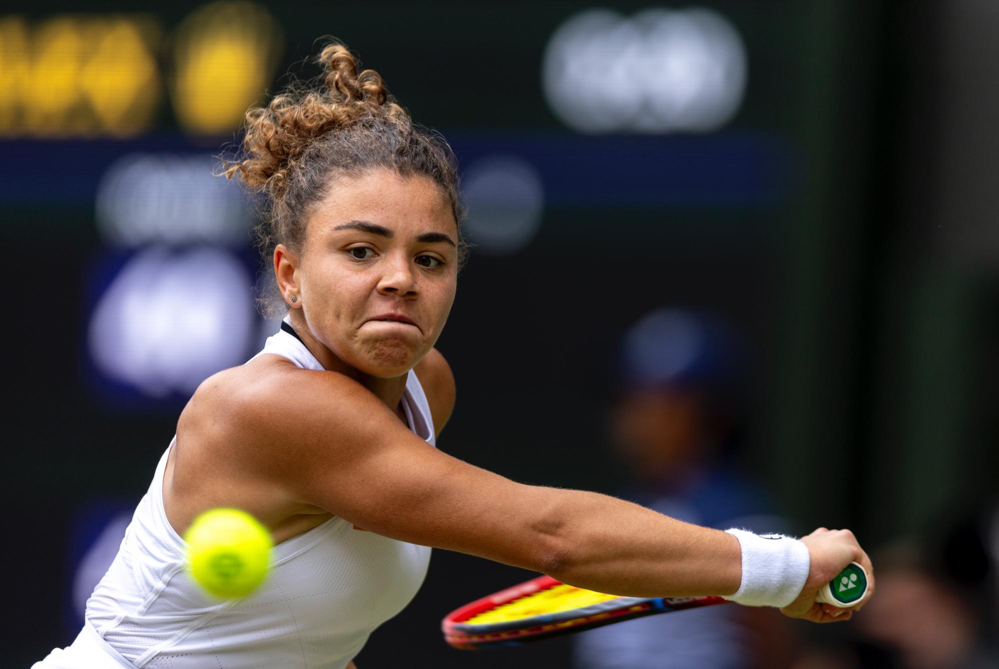 $!Krejcikova vence a Paolini en tres sets y se corona campeona de Wimbledon