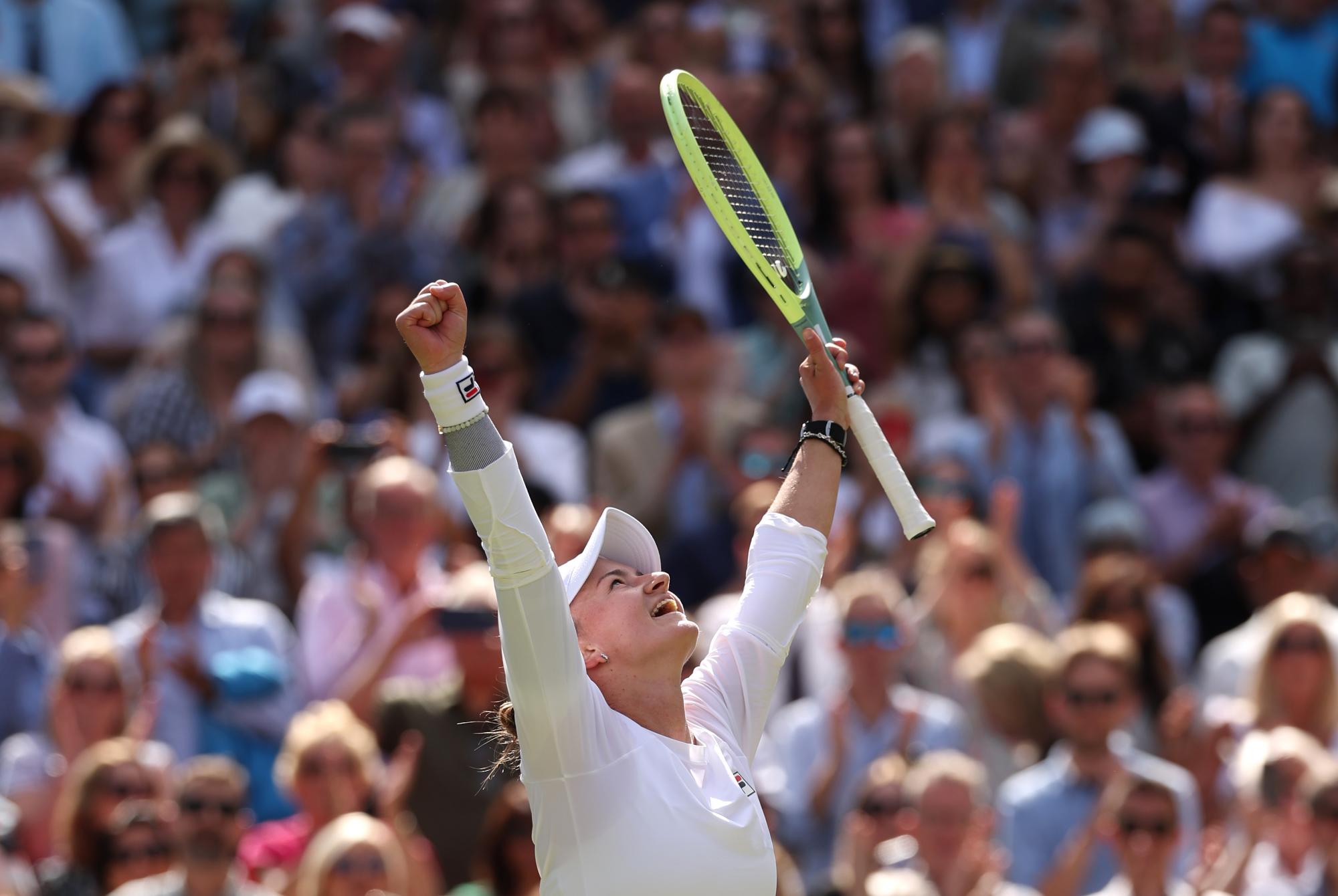 $!Krejcikova vence a Paolini en tres sets y se corona campeona de Wimbledon