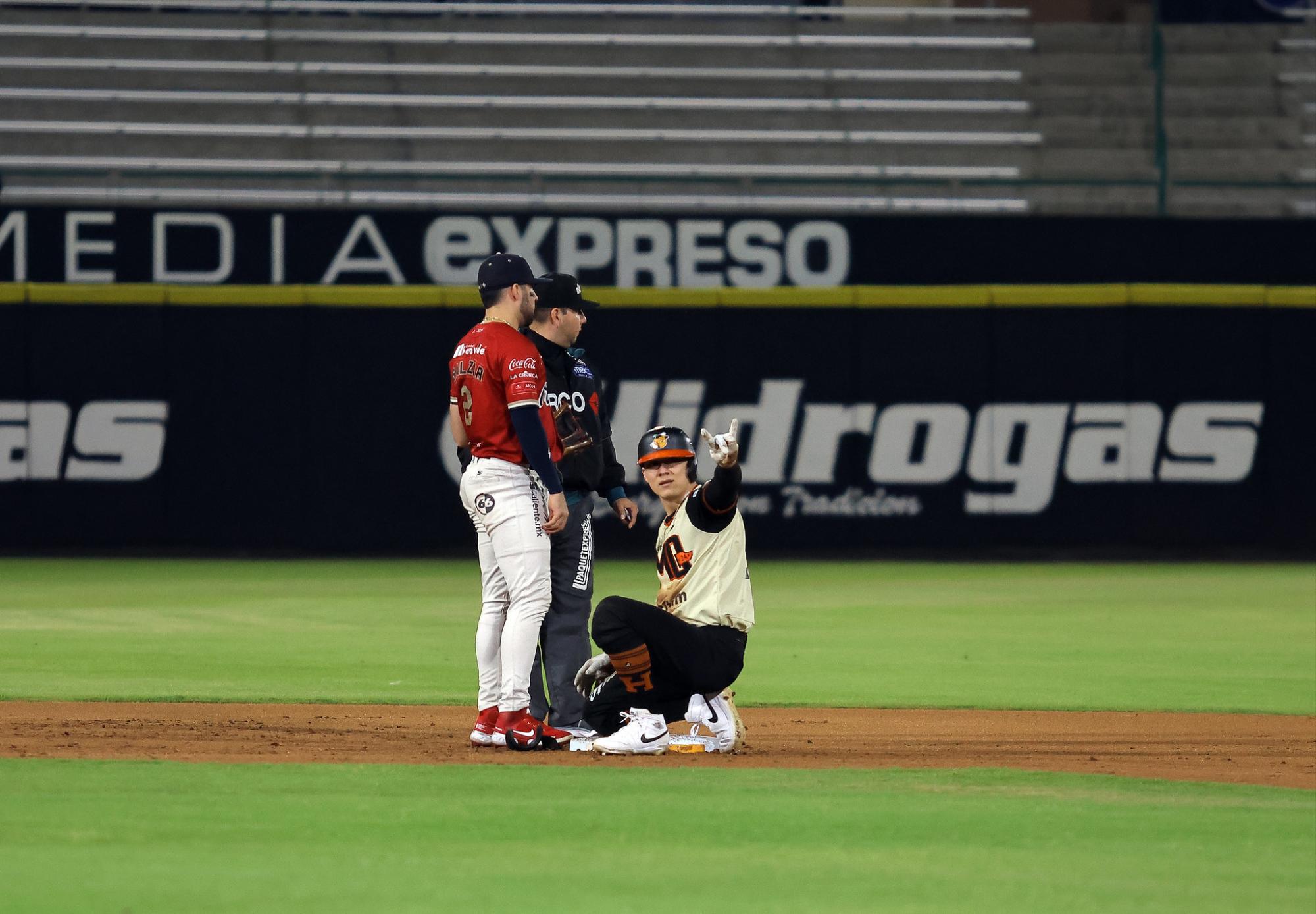 $!Naranjeros de Hermosillo pega primero ante Águilas de Mexicali