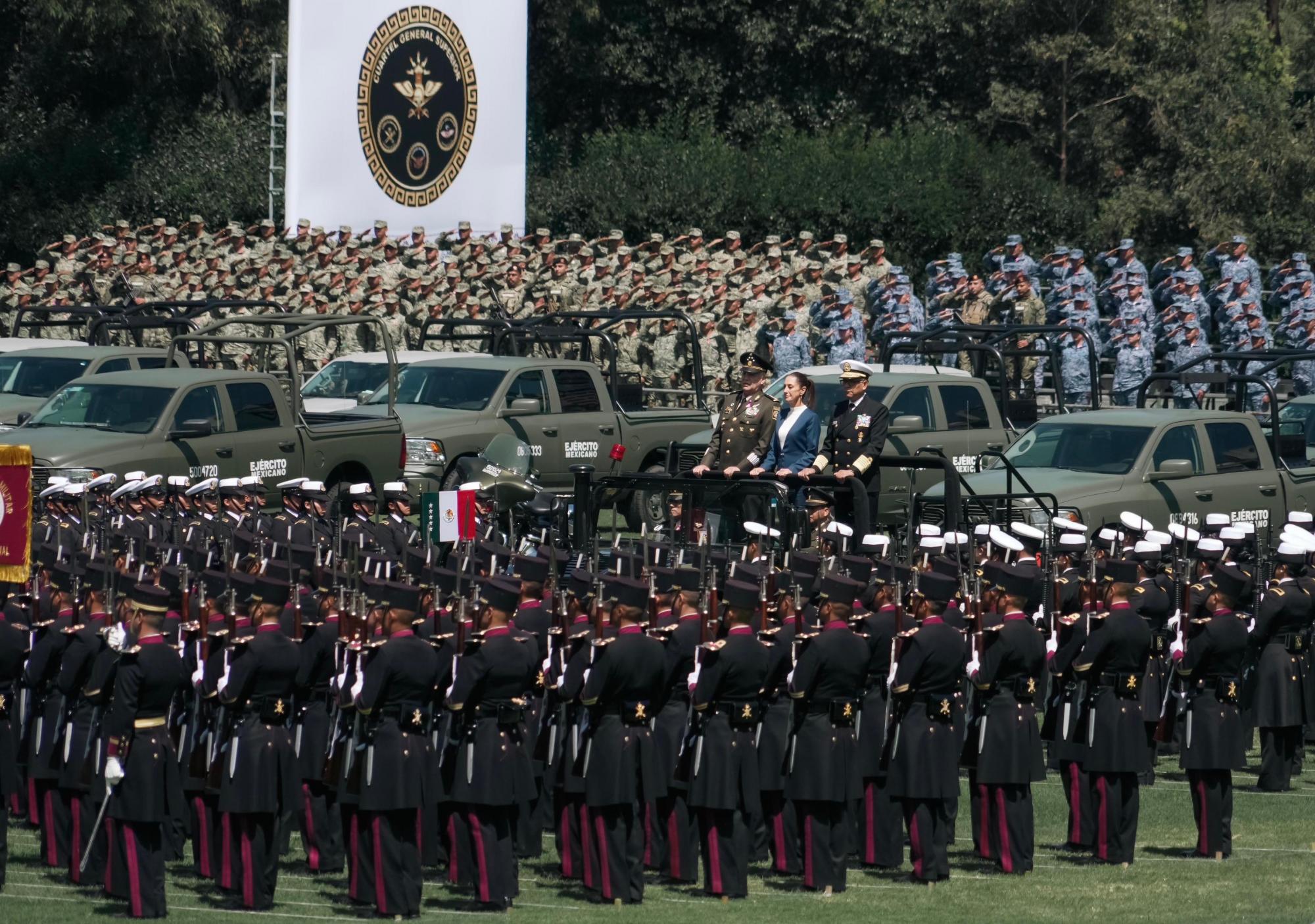 $!Fuerzas Armadas saludan a Claudia Sheinbaum, su primera Comandanta Suprema