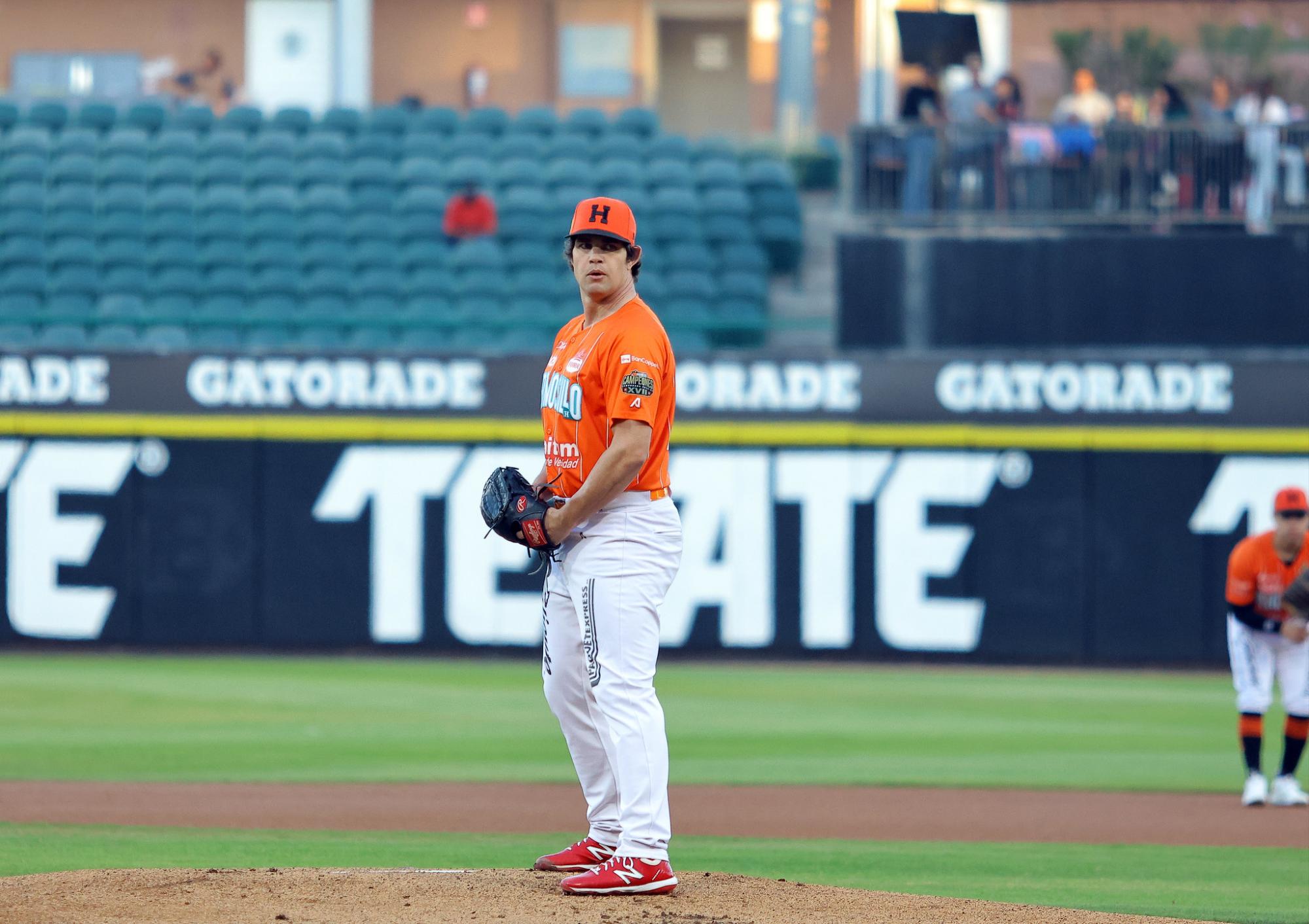 $!Con un Robert Stock de 10, los Naranjeros se llevan el tercero de la serie ante Cañeros