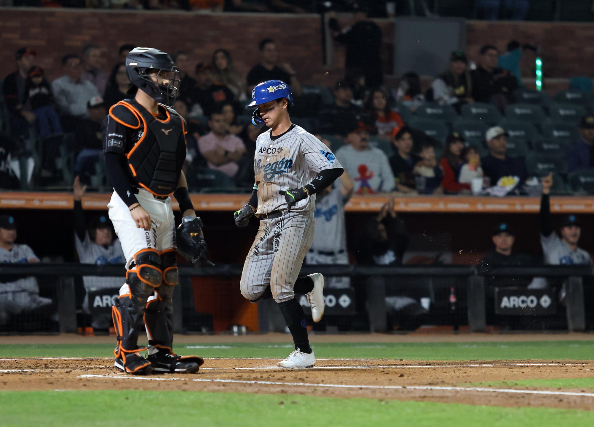 $!Obregón pega primero en playoffs ante Naranjeros