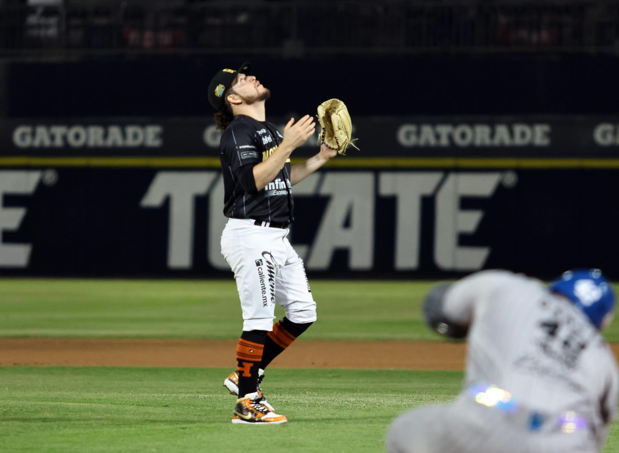 $!En extrainnings Naranjeros se lleva el Clásico de Sonora