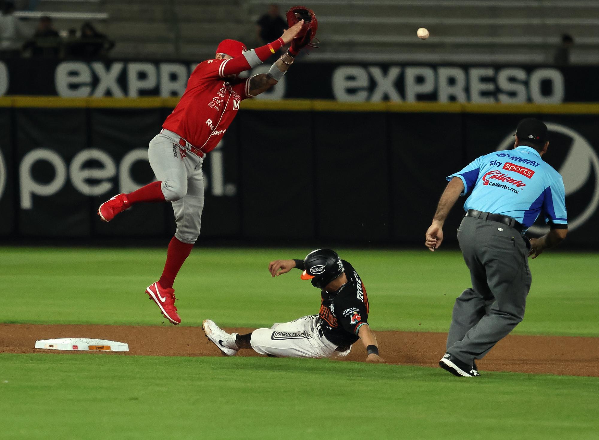 $!Venados de Mazatlán ataca temprano en Hermosillo y pega primero en la serie