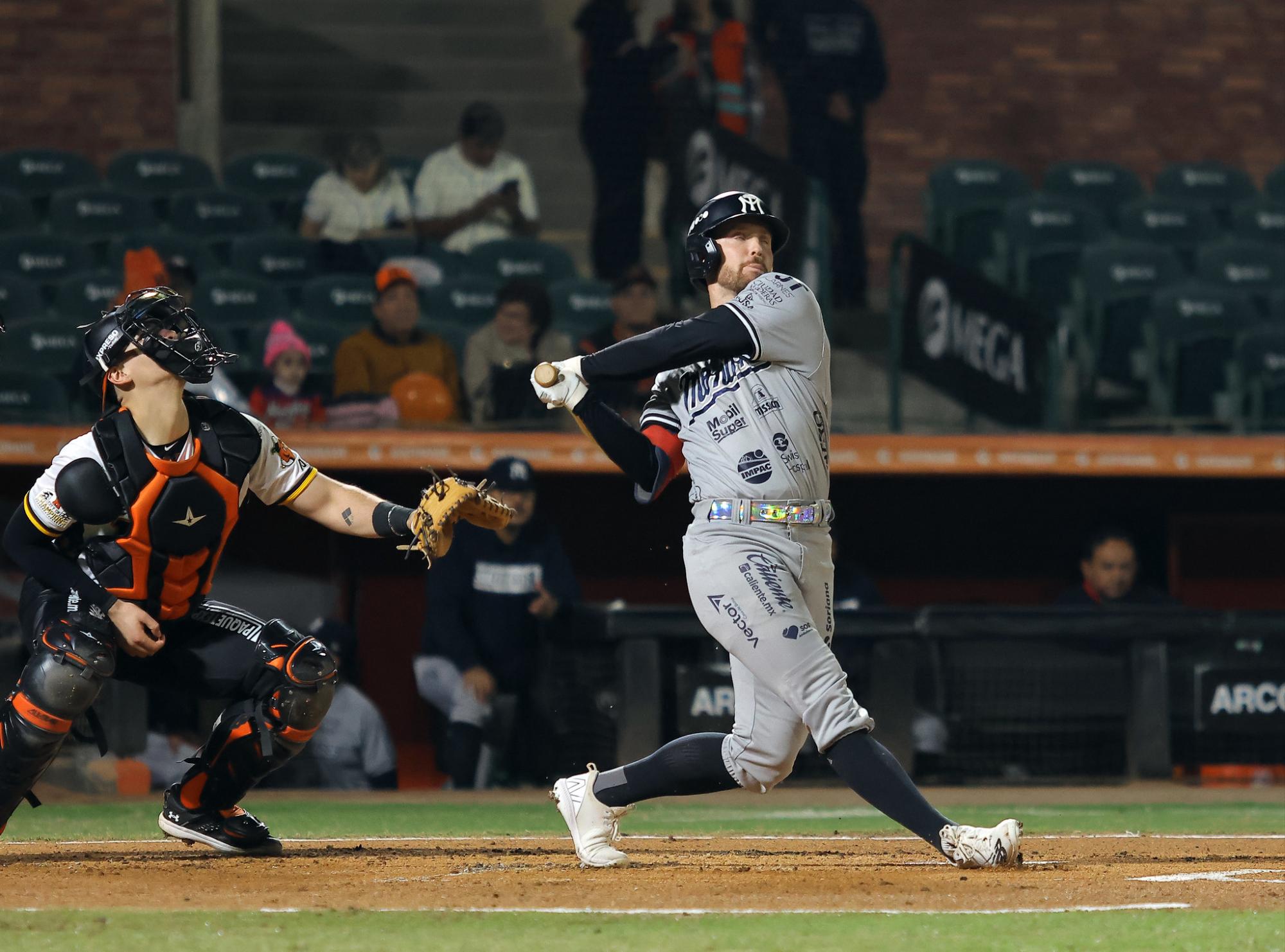 $!Naranjeros cae ante Sultanes en el tercero de la serie