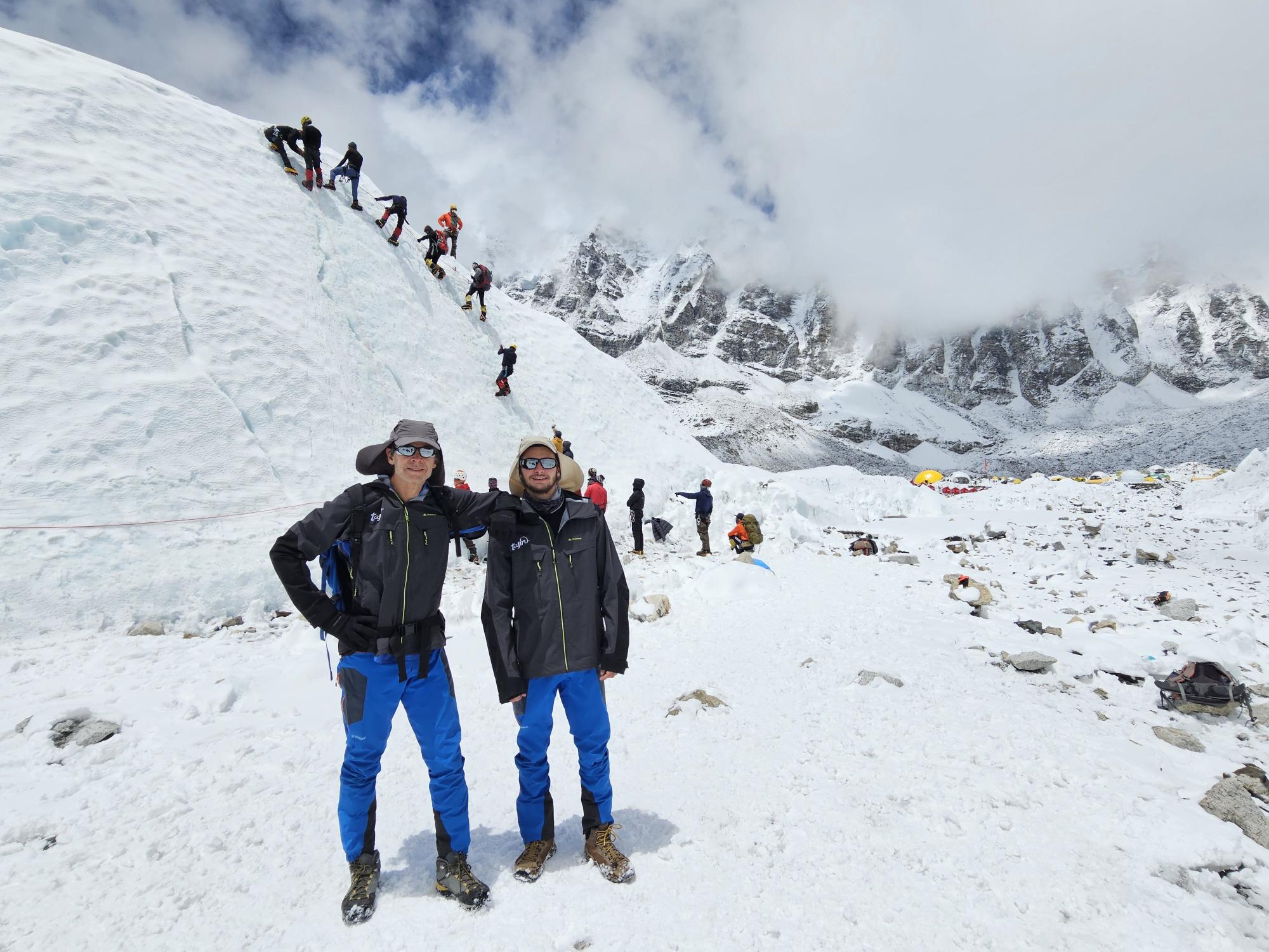 $!Conoce a los primeros padre e hijo mexicanos en conquistar el Everest juntos